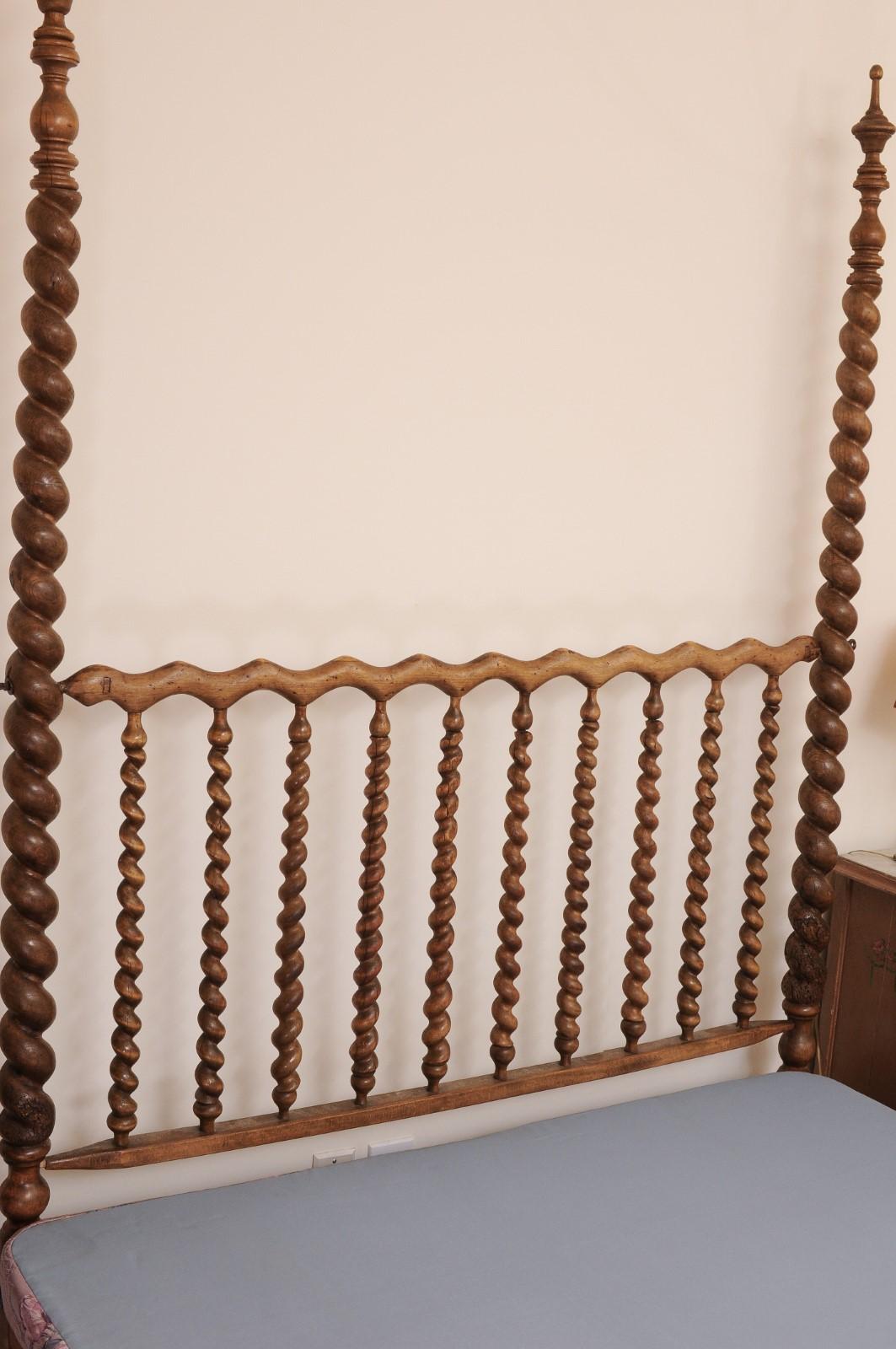 English 1870s Walnut Barley Twist Four-Poster Bed with Carved Toupie Finials 6