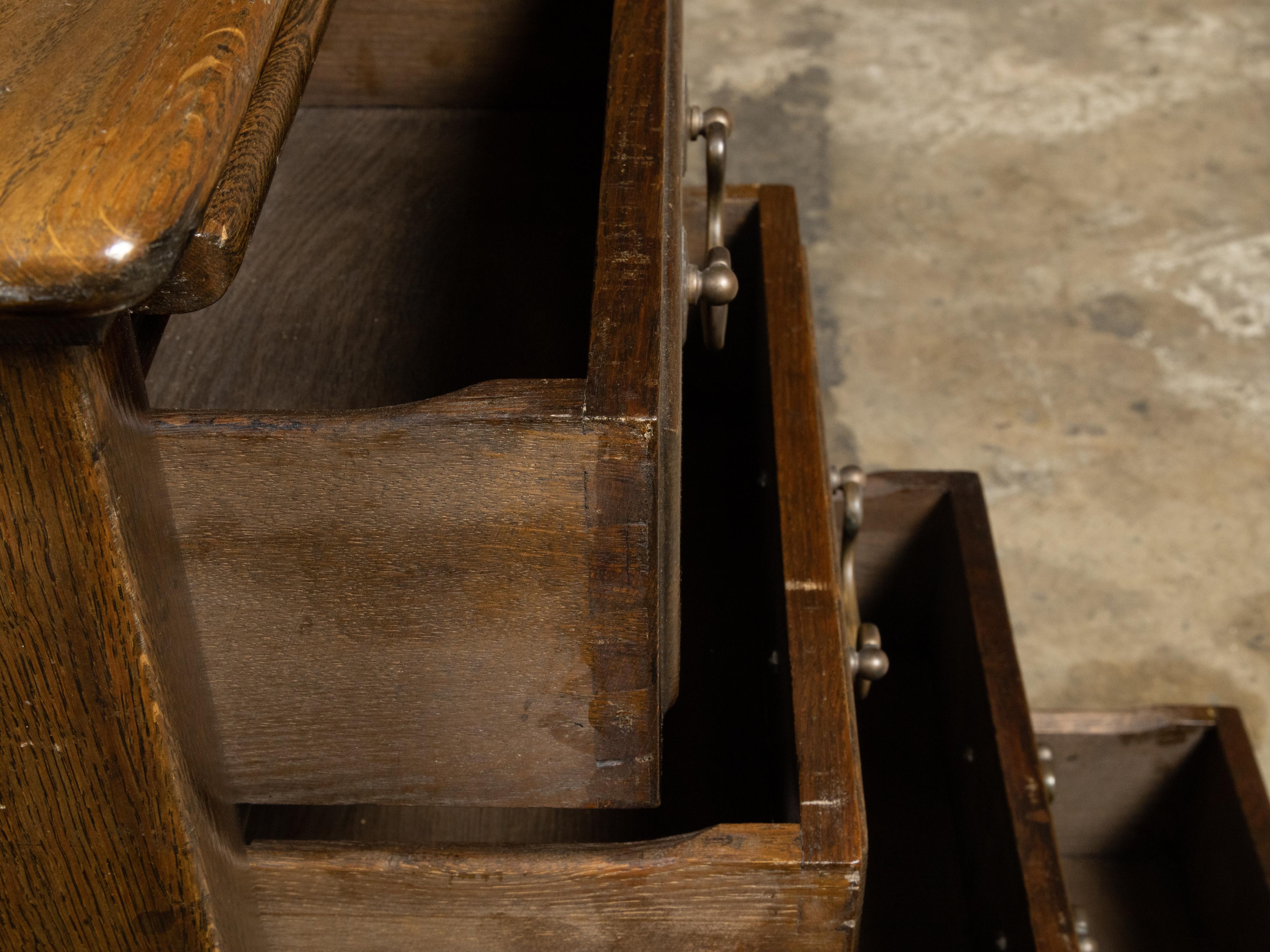 Bureau de partenaire anglais des années 1870 en bois et cuir vert avec plusieurs tiroirs en vente 10