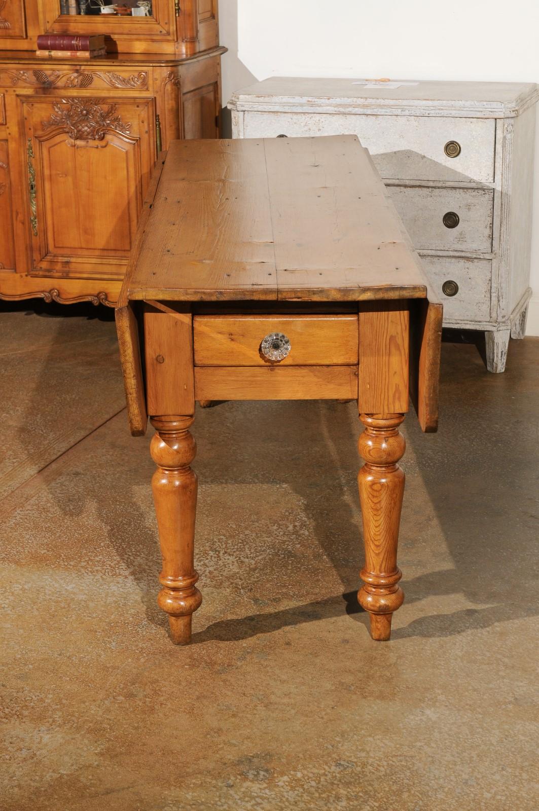 English 1875s Pine Drop Leaf Table with Two Lateral Drawers and Turned Legs For Sale 7