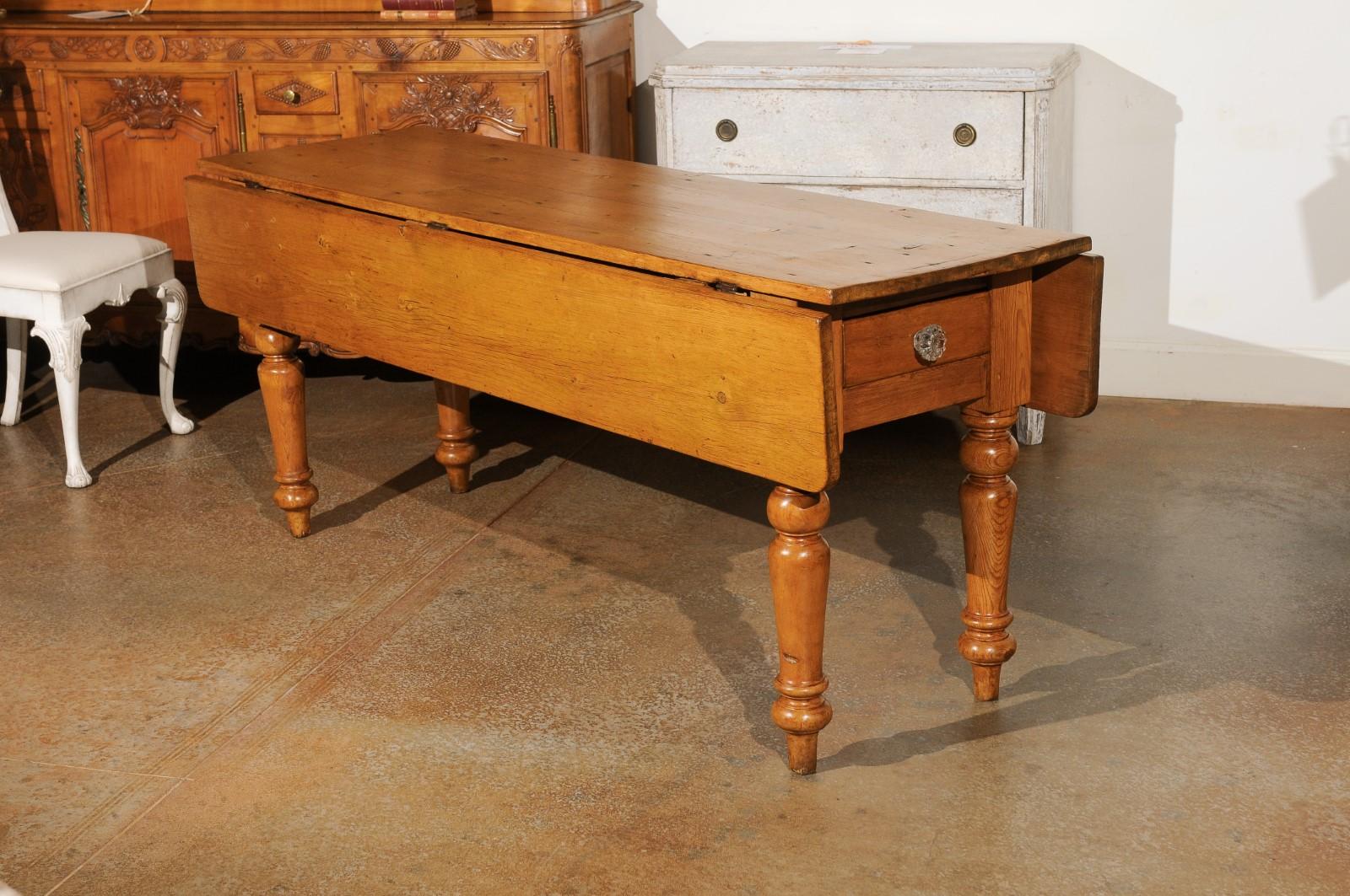 English 1875s Pine Drop Leaf Table with Two Lateral Drawers and Turned Legs In Good Condition For Sale In Atlanta, GA