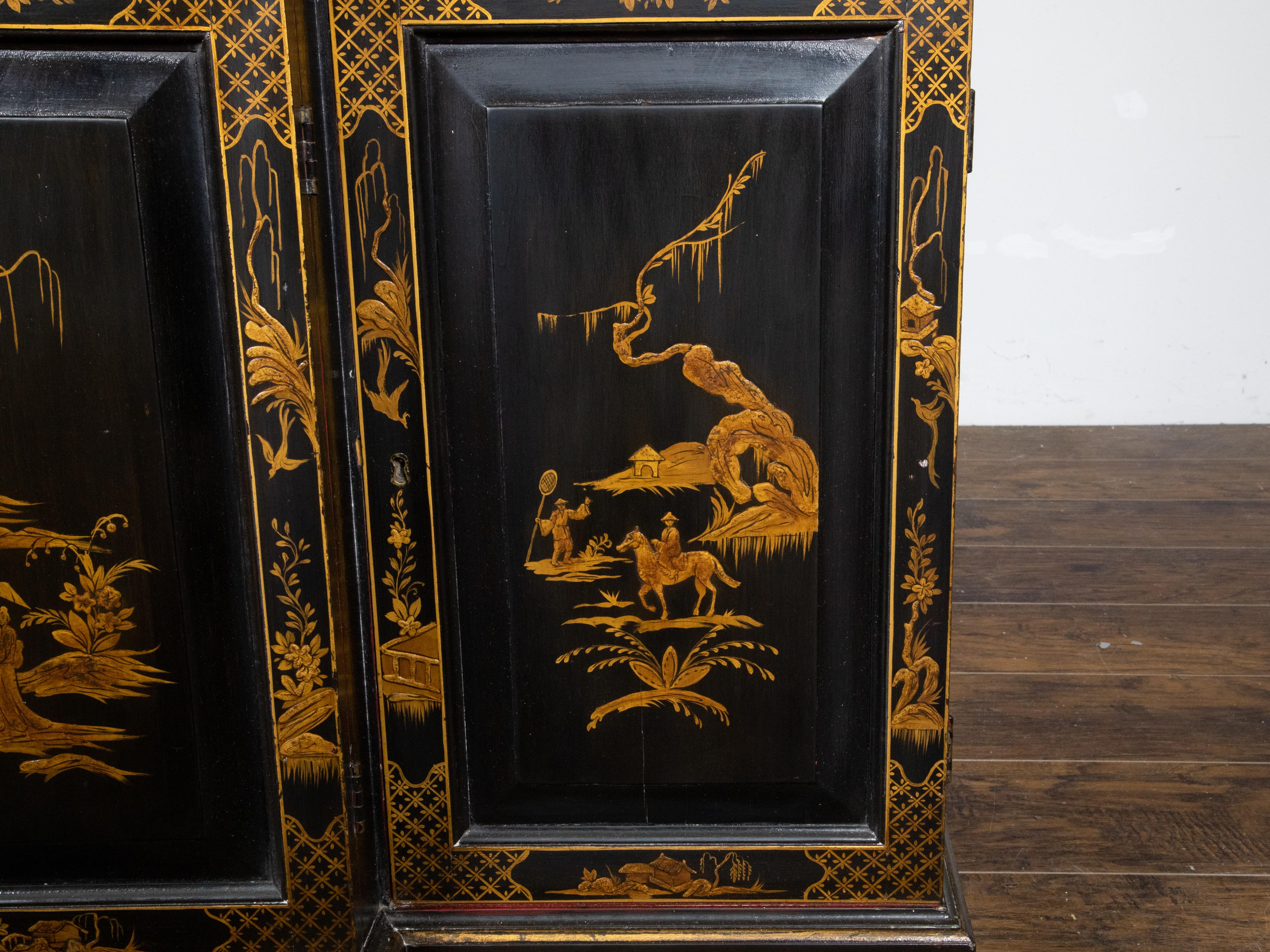 English 1880s Black and Gold Breakfront Two Part Bookcase with Chinoiserie Décor For Sale 5