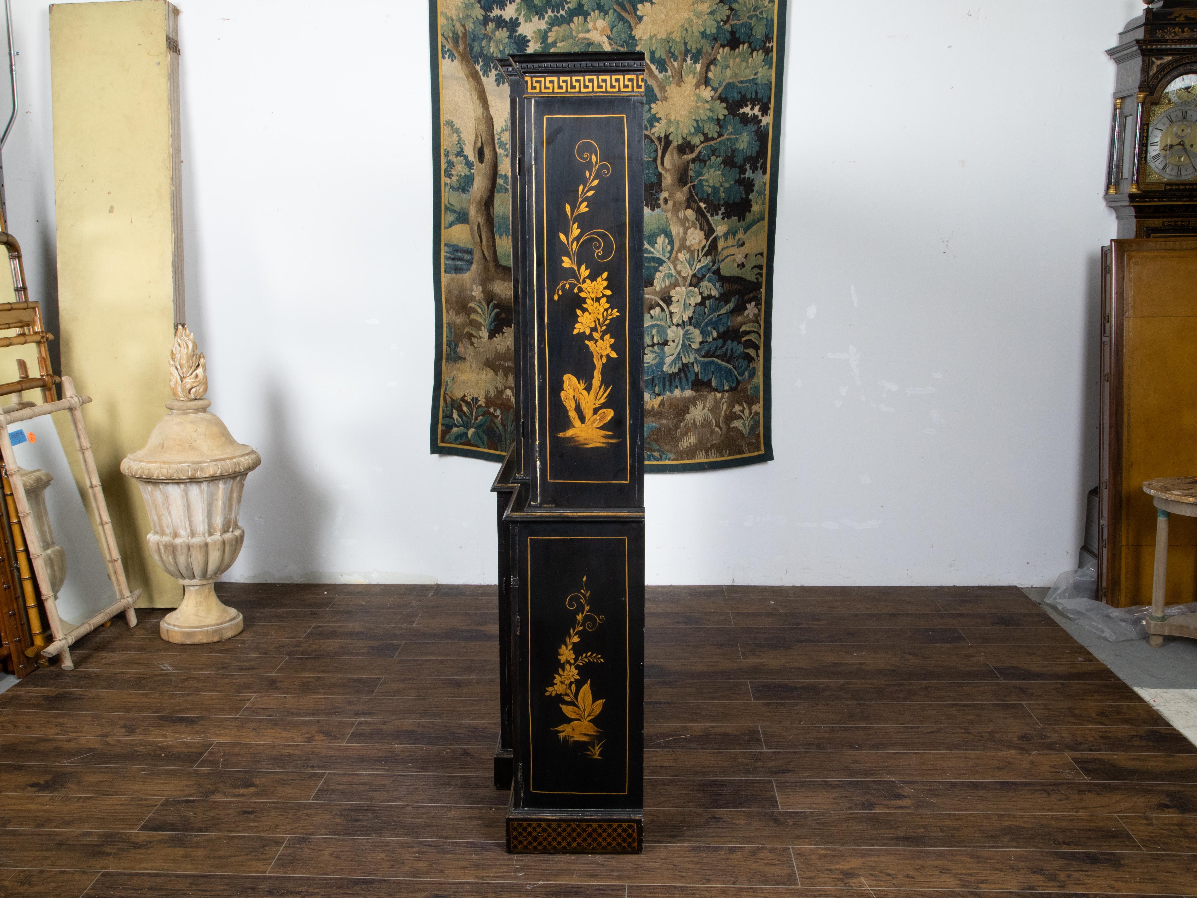 English 1880s Black and Gold Breakfront Two Part Bookcase with Chinoiserie Décor In Good Condition For Sale In Atlanta, GA