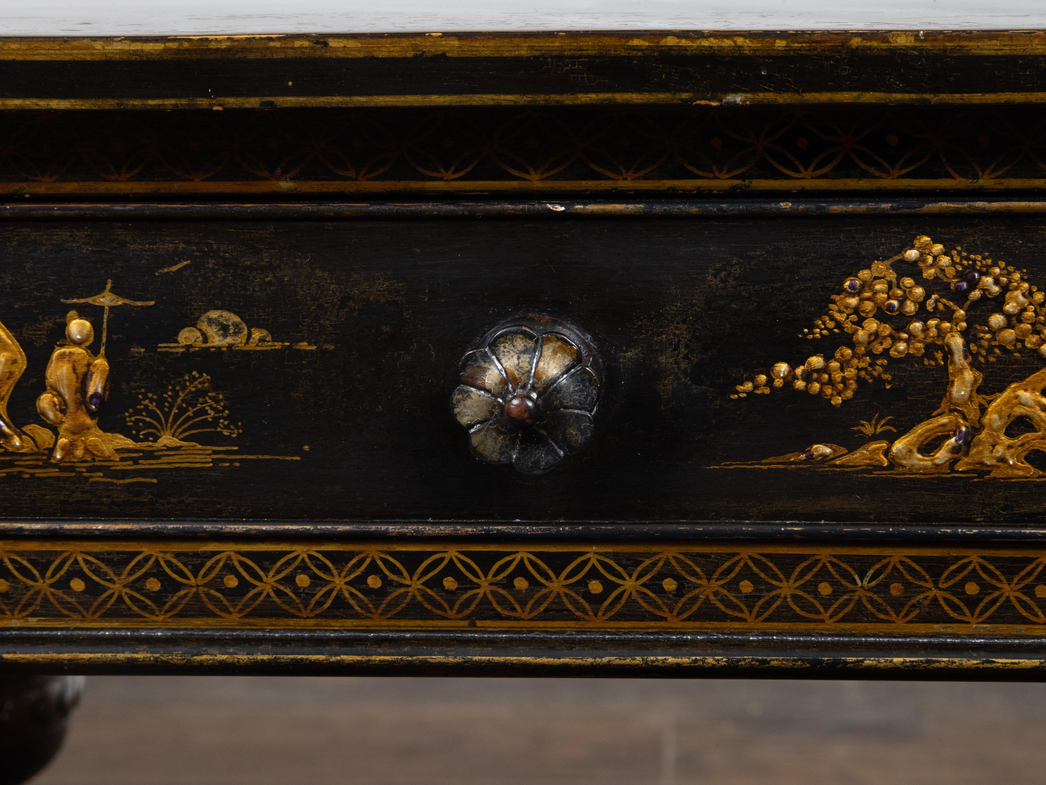 English 1880s Black and Gold Japanned Side Table with Chinoiserie Décor For Sale 12