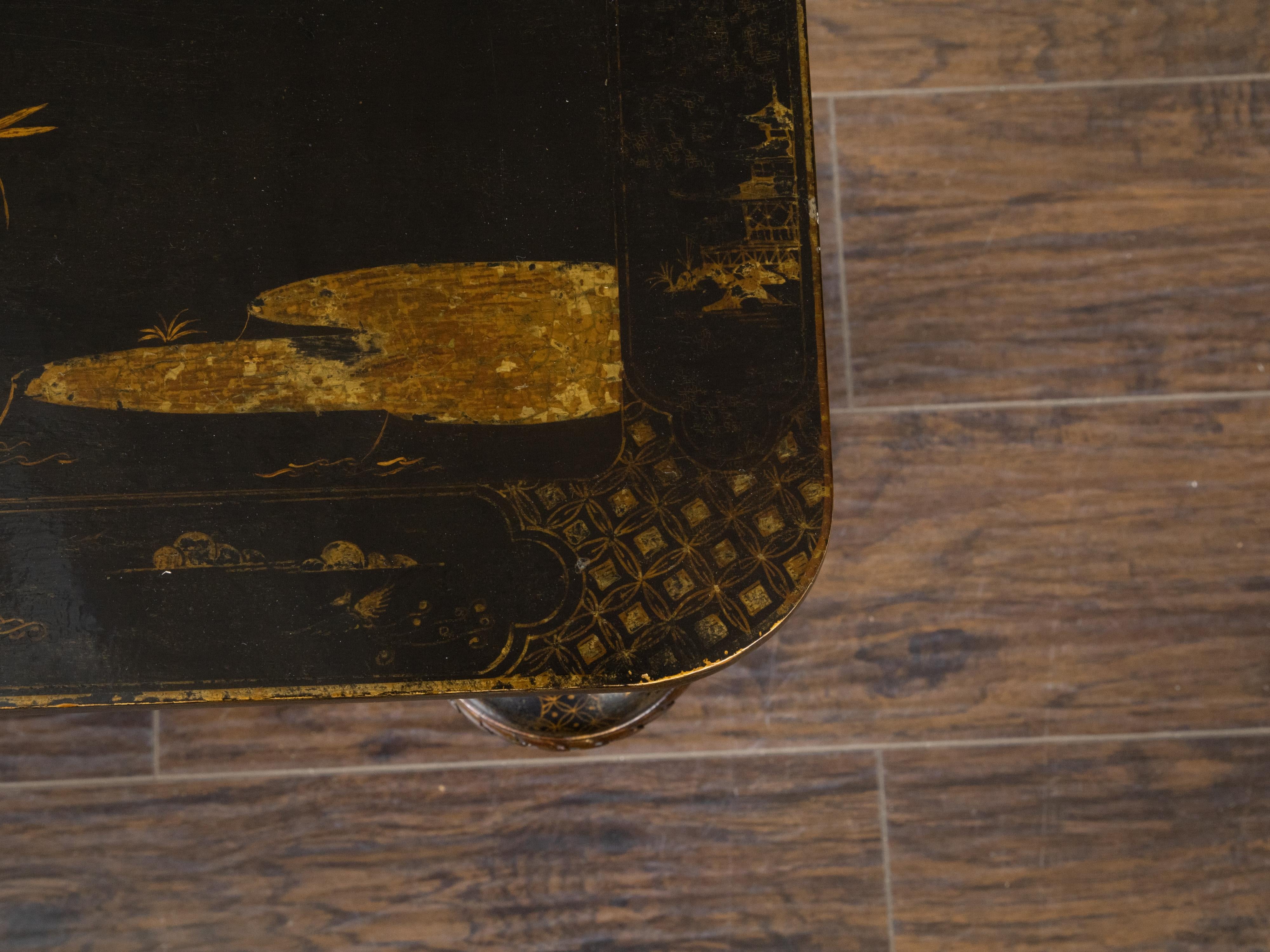 English 1880s Black and Gold Japanned Side Table with Chinoiserie Décor For Sale 14