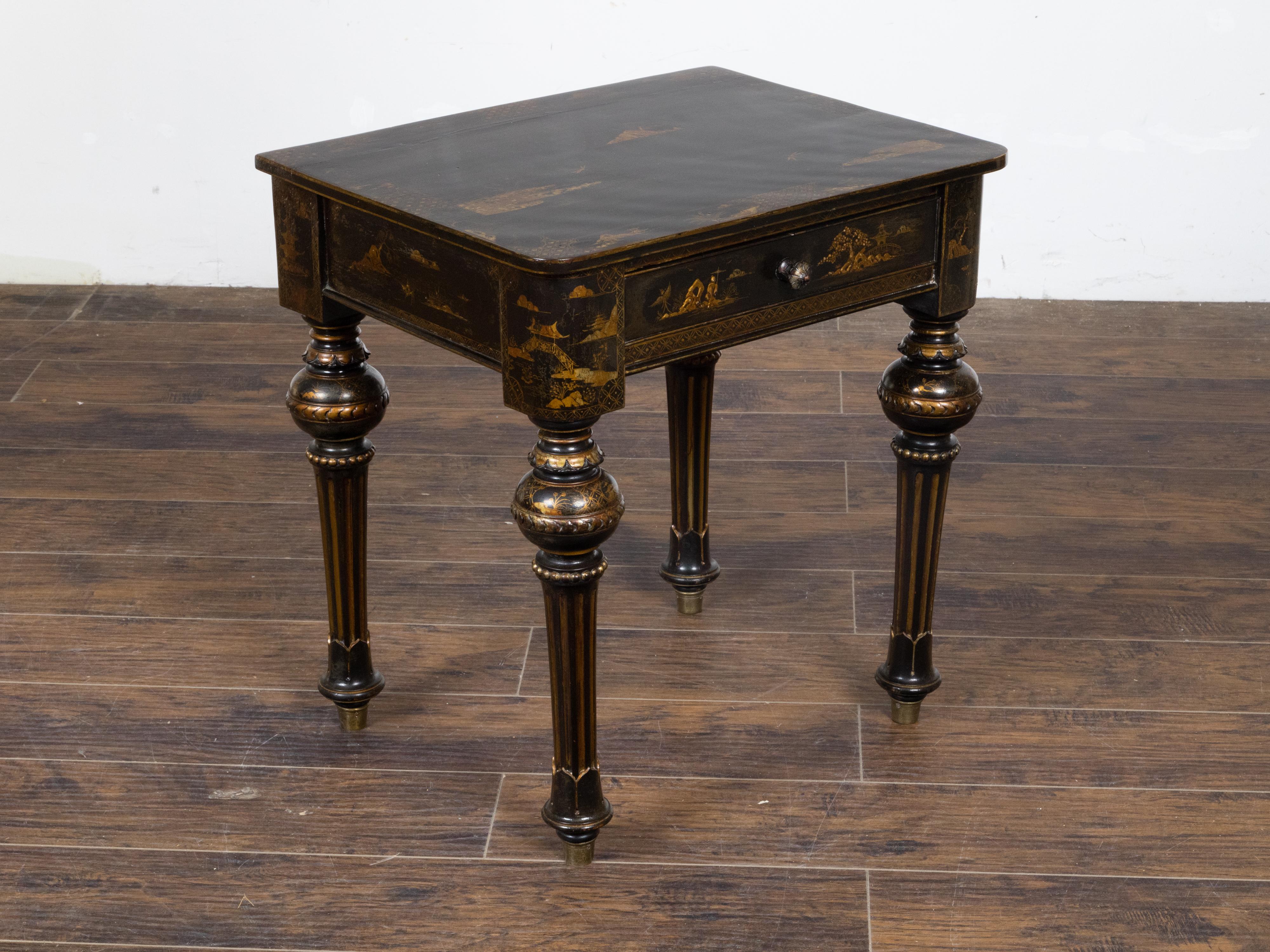 English 1880s Black and Gold Japanned Side Table with Chinoiserie Décor In Good Condition For Sale In Atlanta, GA