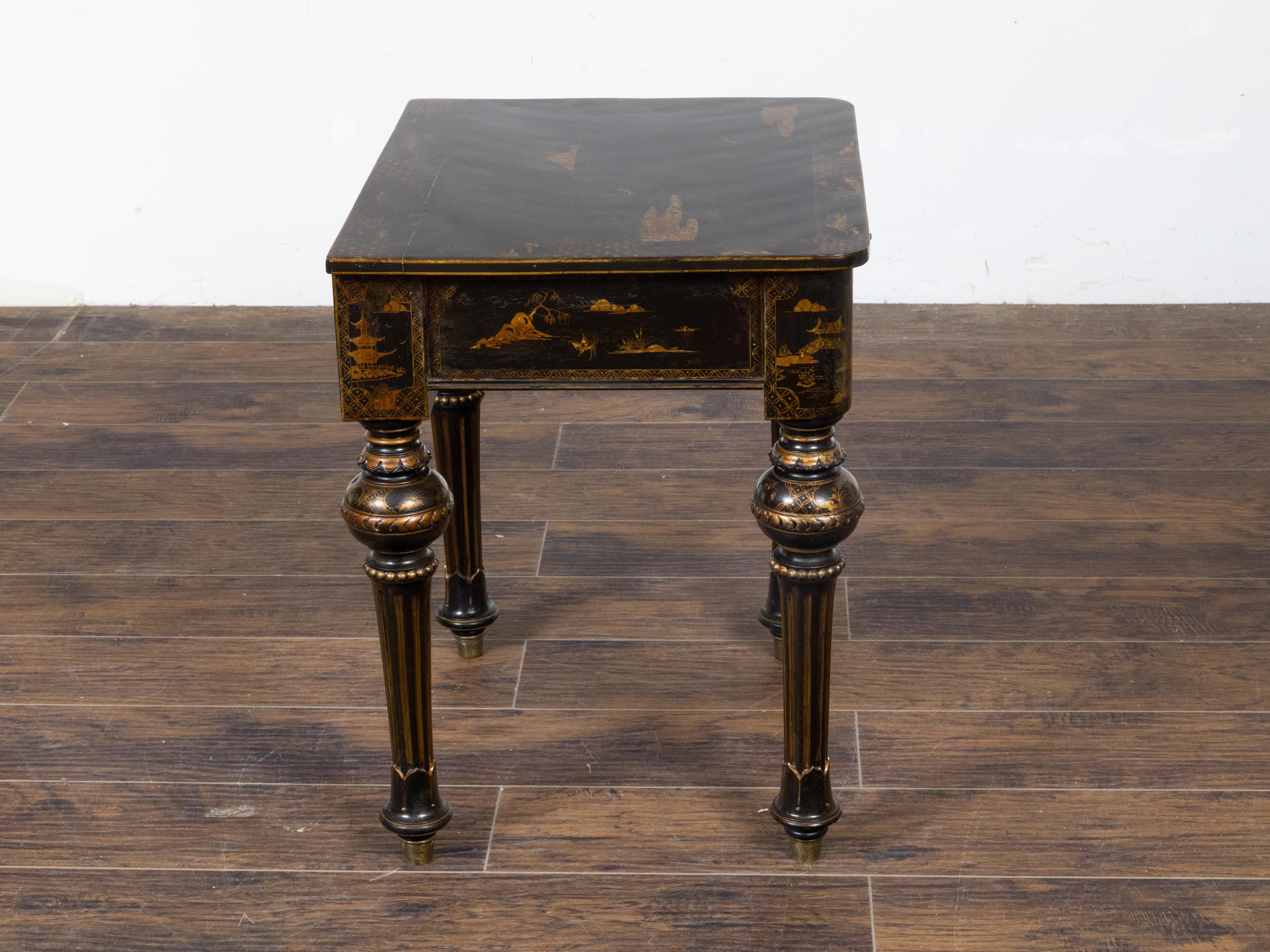 19th Century English 1880s Black and Gold Japanned Side Table with Chinoiserie Décor For Sale