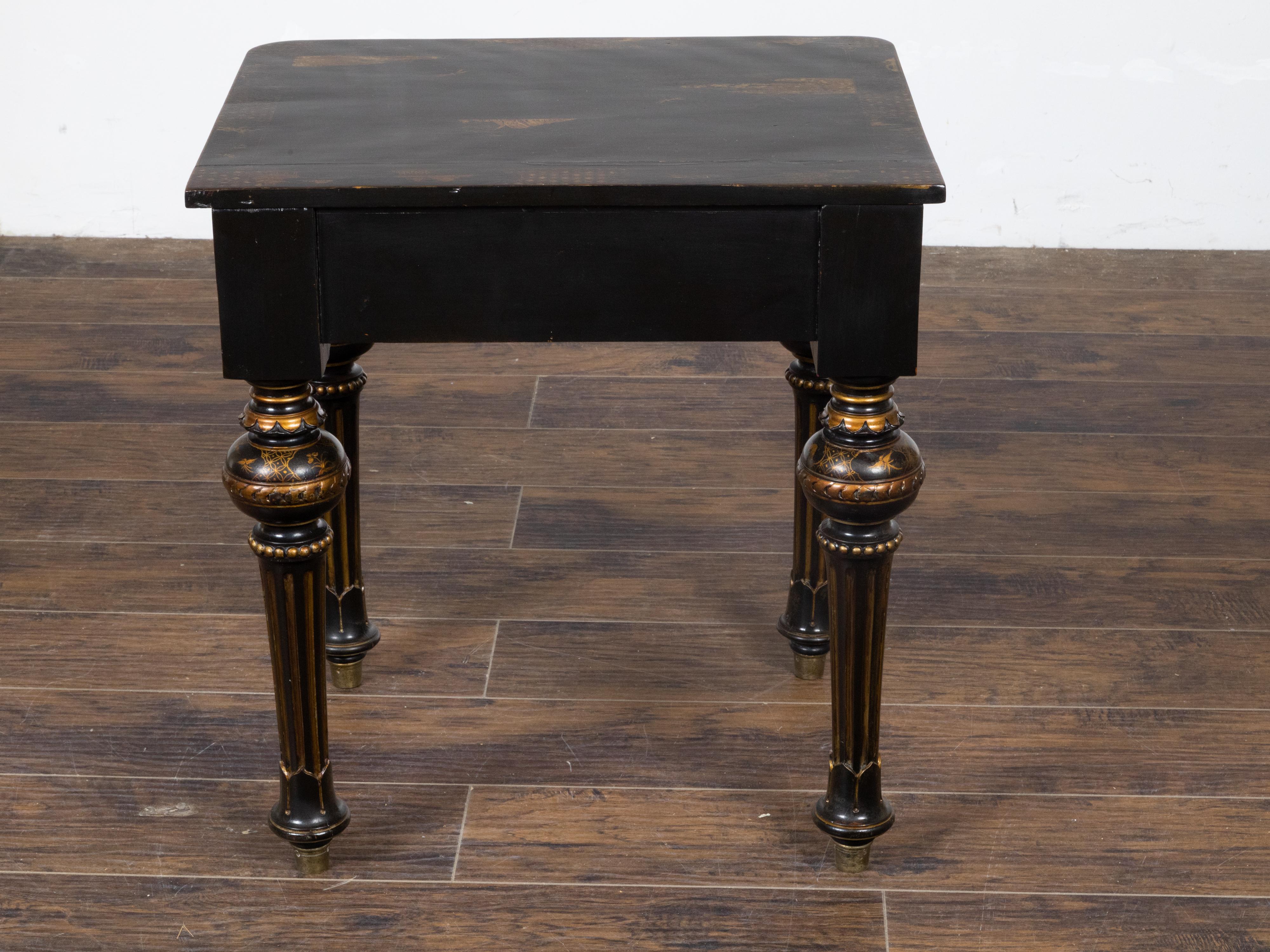 Wood English 1880s Black and Gold Japanned Side Table with Chinoiserie Décor For Sale