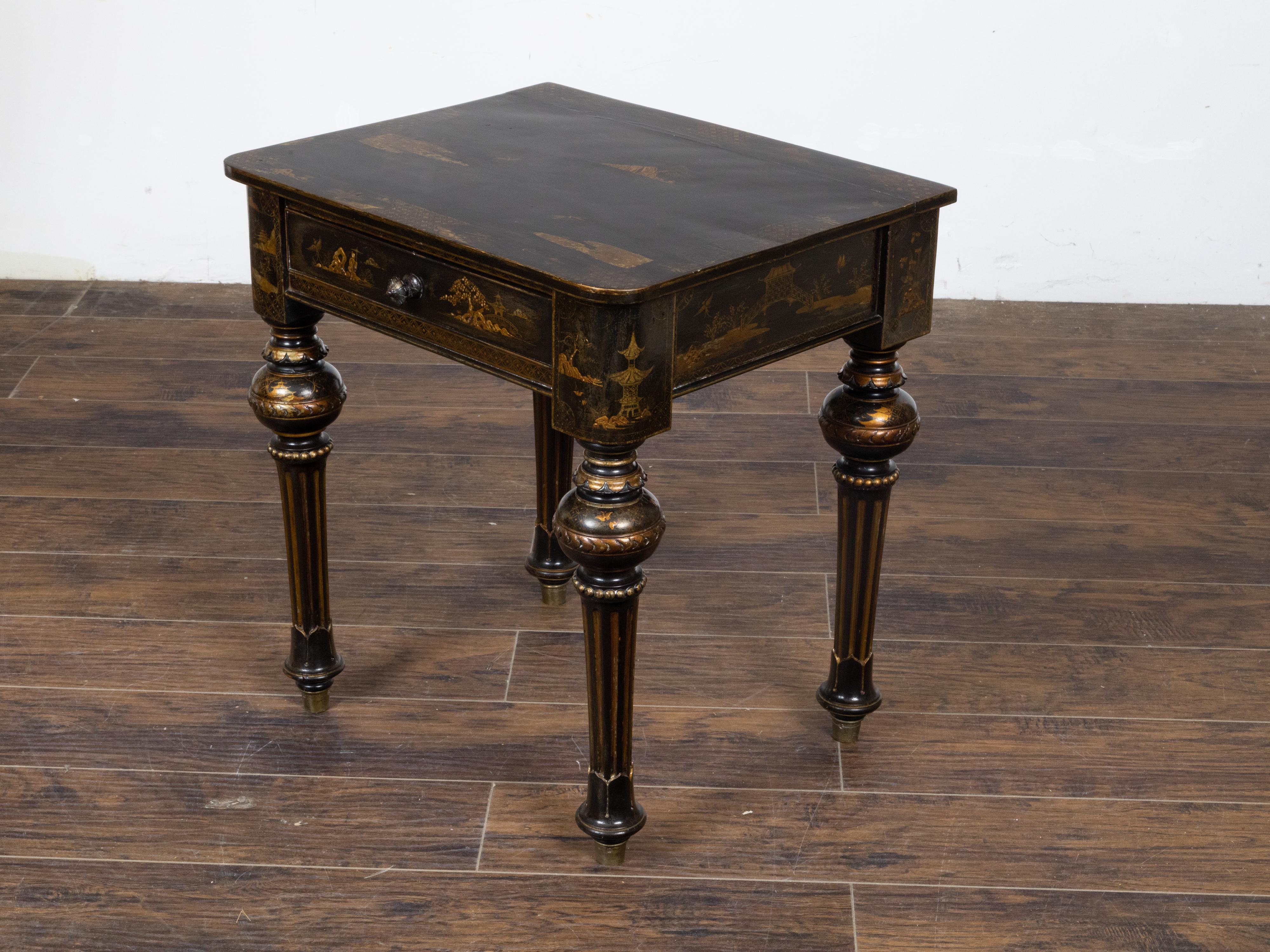 English 1880s Black and Gold Japanned Side Table with Chinoiserie Décor For Sale 4