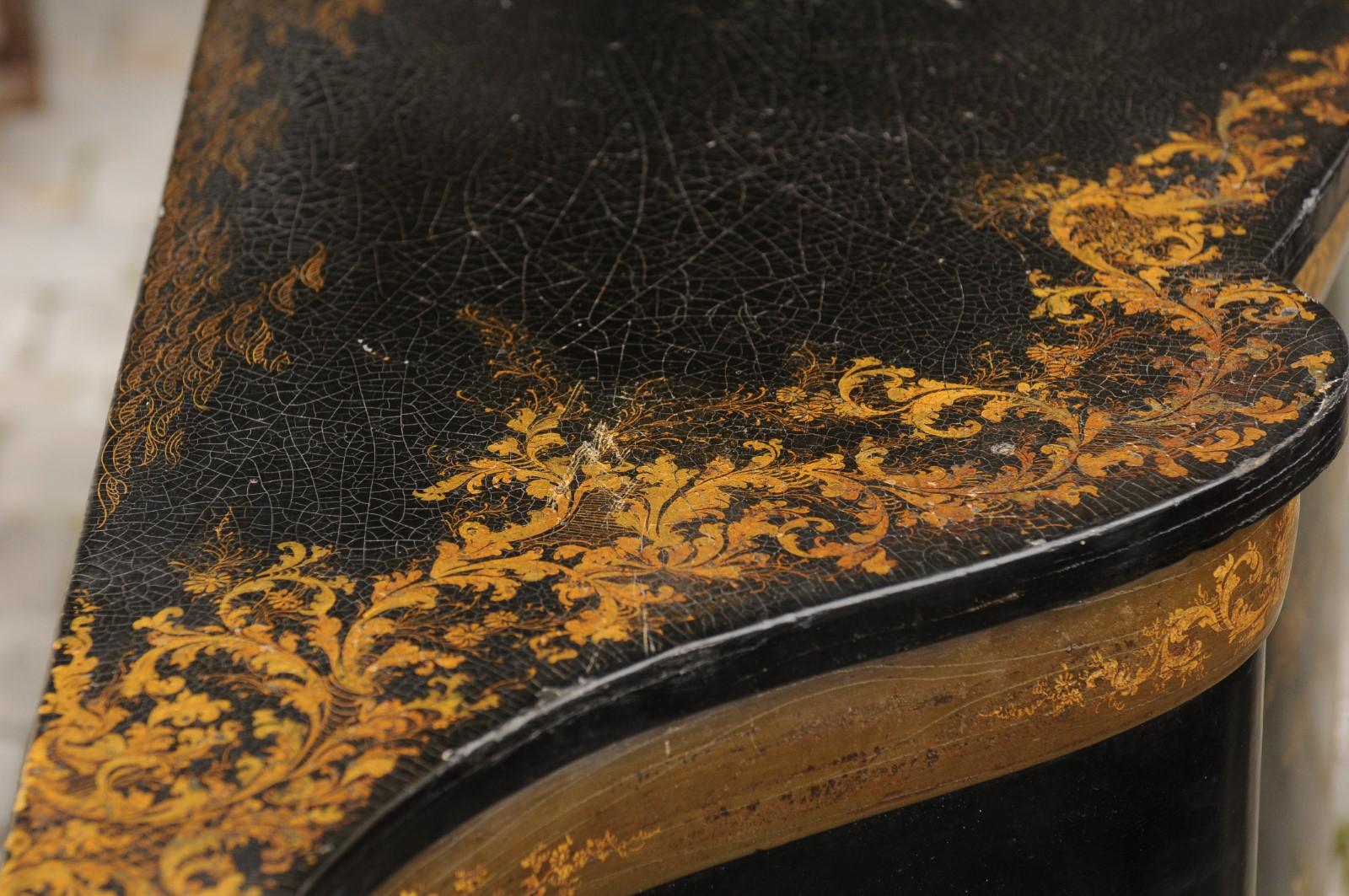 English 1880s Black Lacquered Two-Door Credenza with Gilded Chinoiserie Décor 4