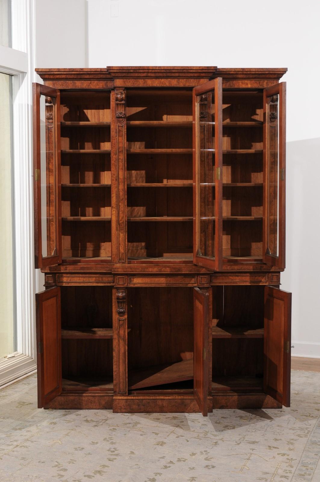 English 1880s Burled Walnut Breakfront Bookcase with Glass Doors and Volutes 5