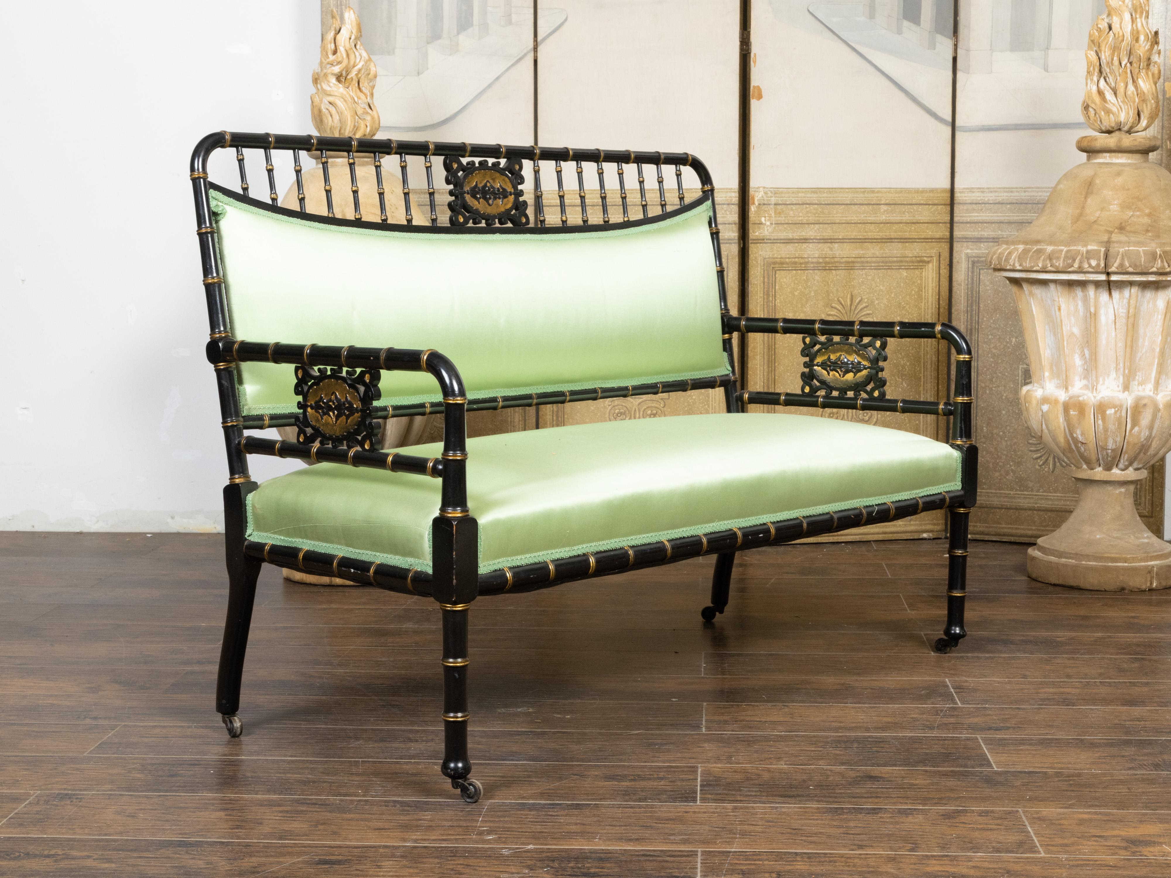 English 1880s Ebonized Faux Bamboo Bench with Gilt Accents and Green Upholstery 2