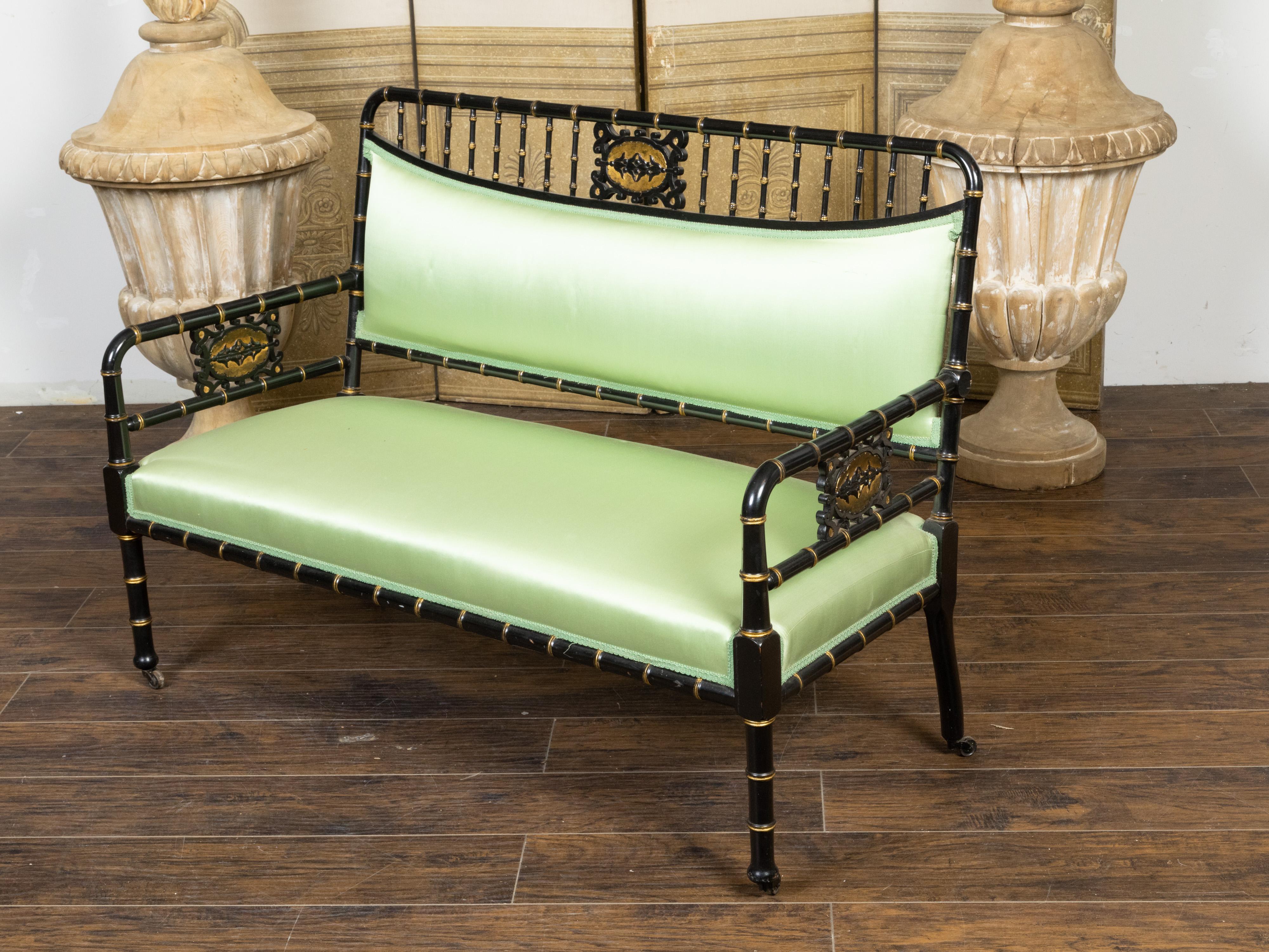 English 1880s Ebonized Faux Bamboo Bench with Gilt Accents and Green Upholstery 3