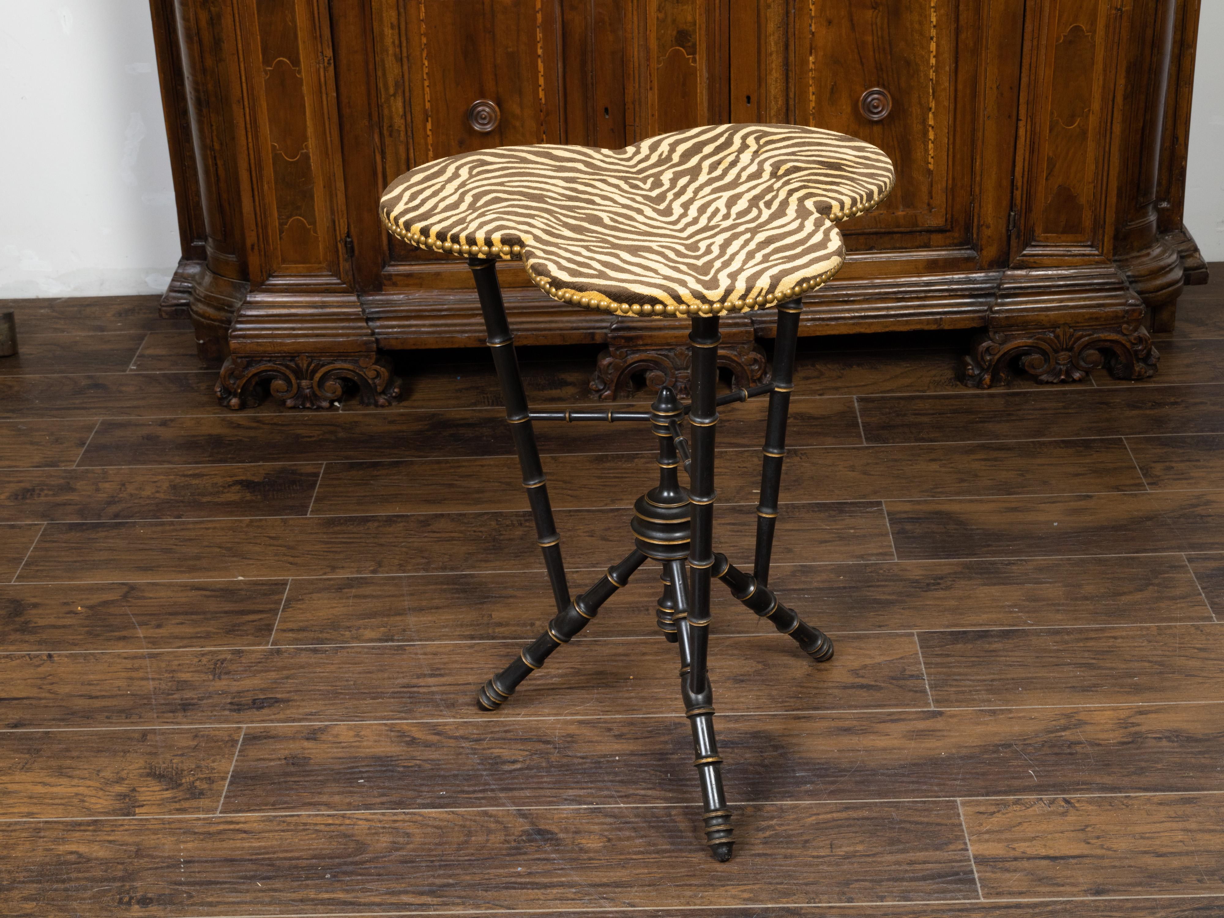 19th Century English 1880s Ebonized Faux Bamboo Side Table with Clover Leaf Upholstered Top