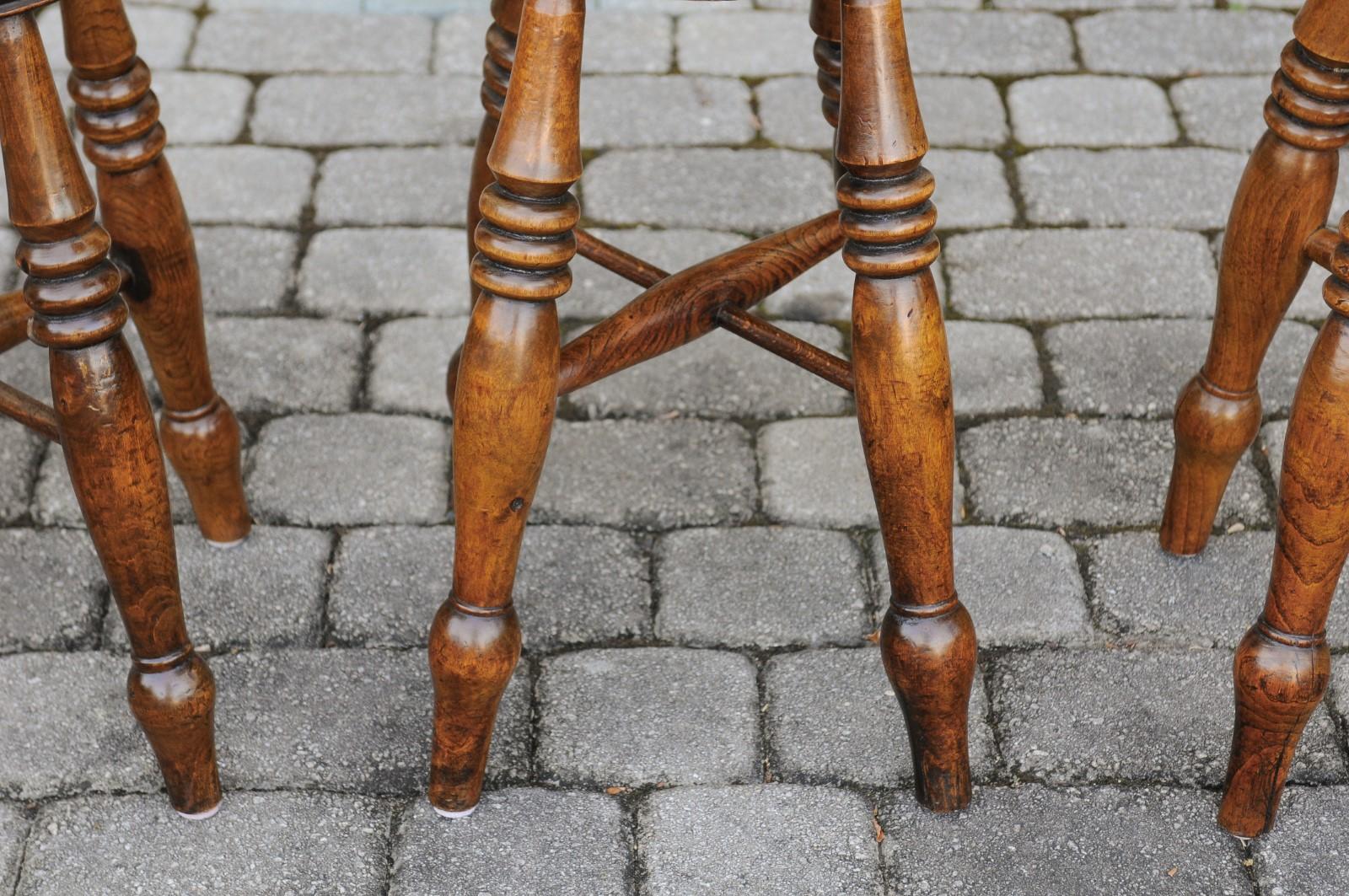 English 1880s Elm Stools with Turned Legs and Spindle-Shaped Cross Stretchers 6