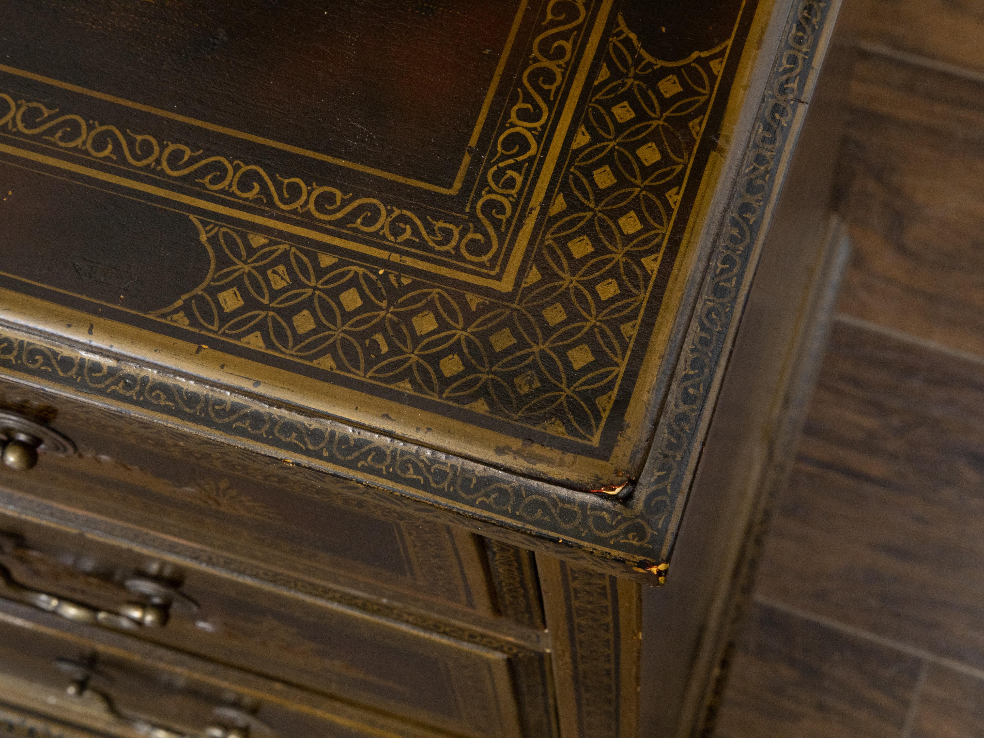 English 1880s Lacquered Four Drawer Commode with Golden chinoiserie Décor 6