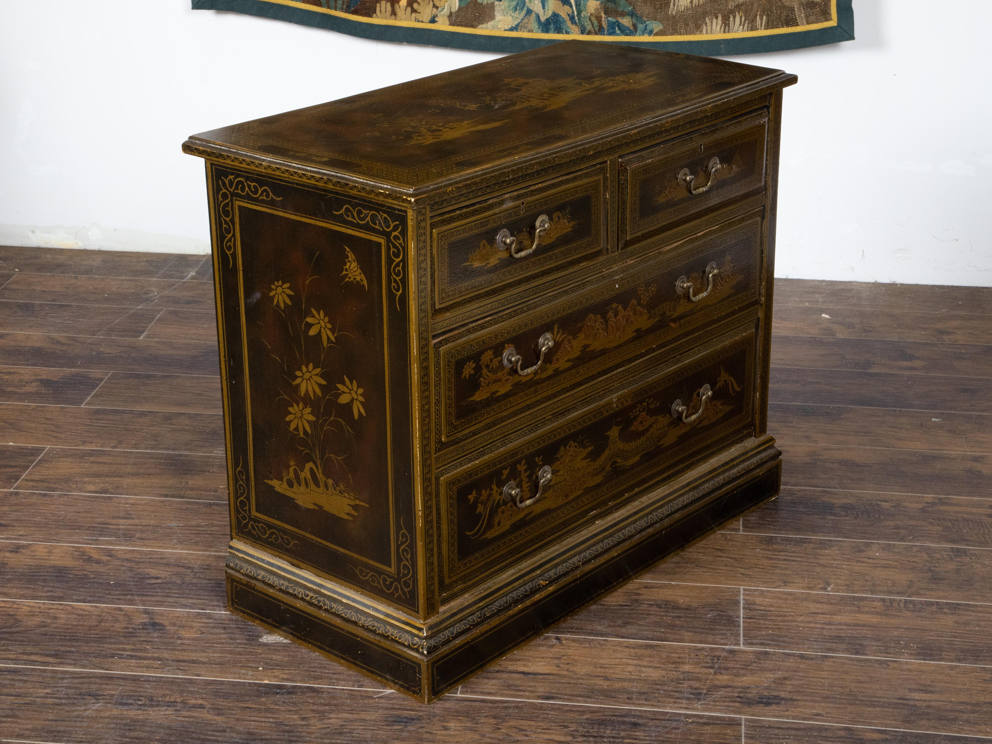 An English lacquered commode from the late 19th century, with golden Chinoiserie décor, four drawer and brass hardware. Created in England during the last quarter of the 19th century, this commode features a rectangular top adorned with an exquisite