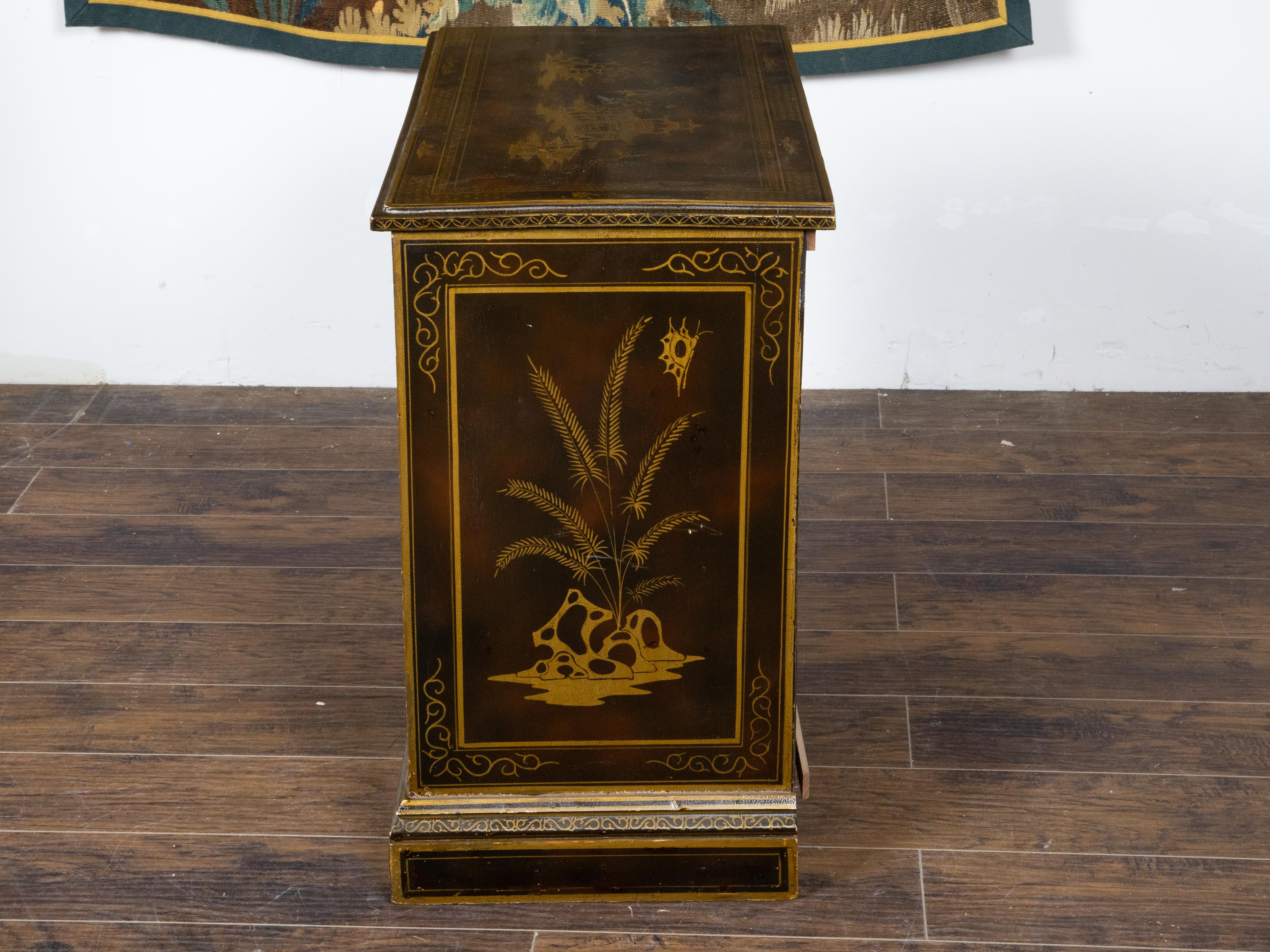Wood English 1880s Lacquered Four Drawer Commode with Golden chinoiserie Décor