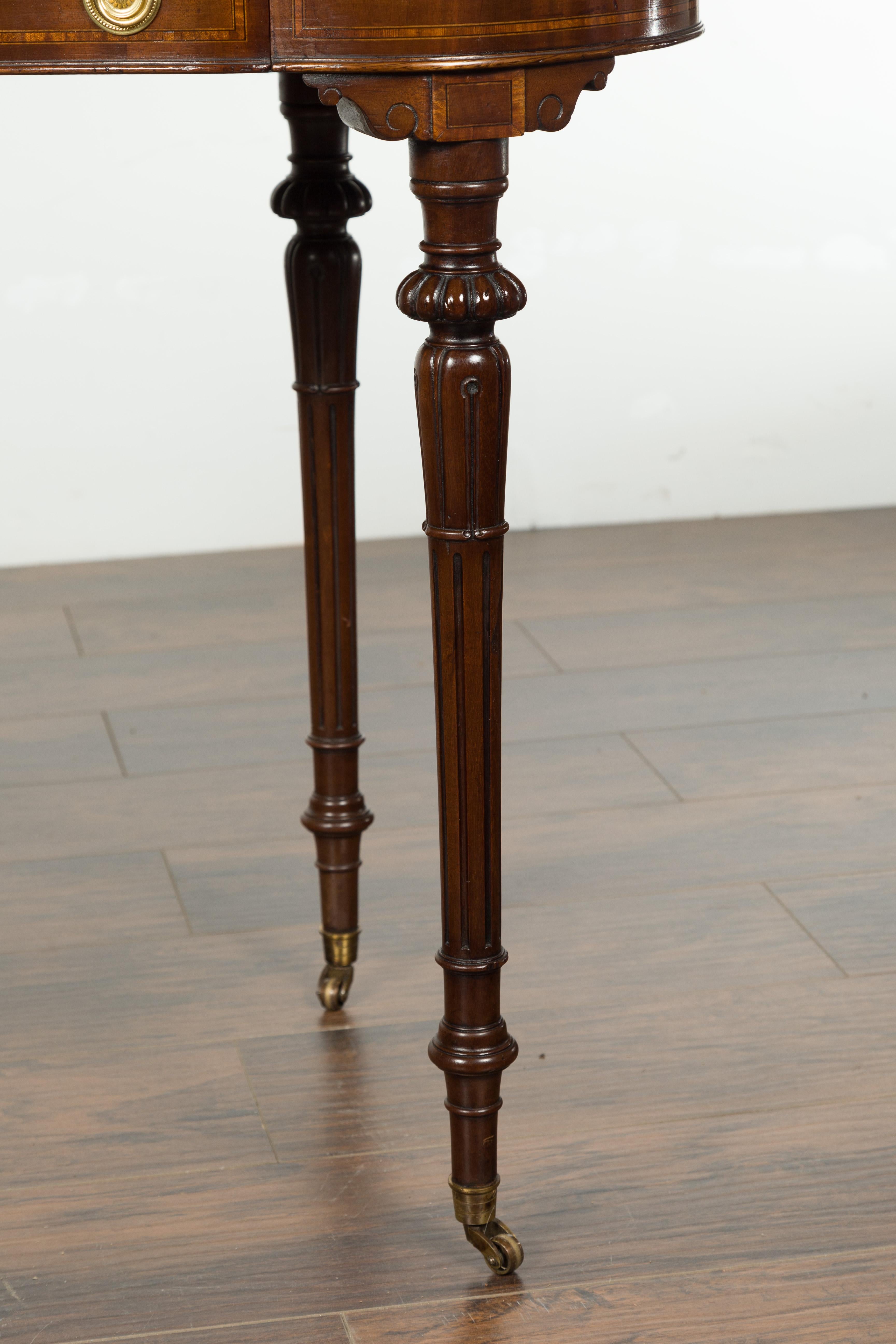 English 1880s Mahogany Kidney Table with Leather Top, Banding and Casters 5
