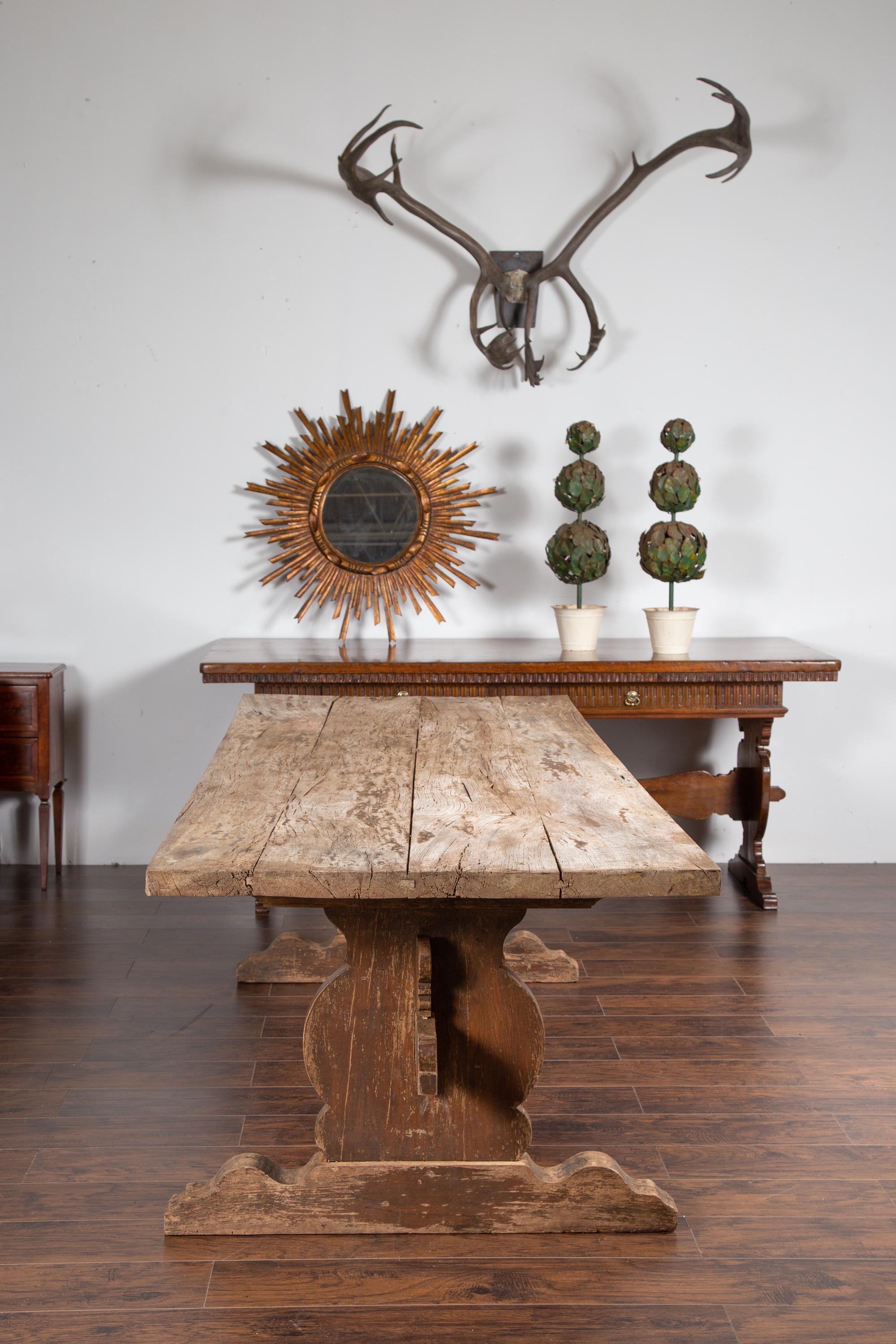 English 1880s Oak Farm Dining Table with Carved Trestle Base and Aged Patina 2