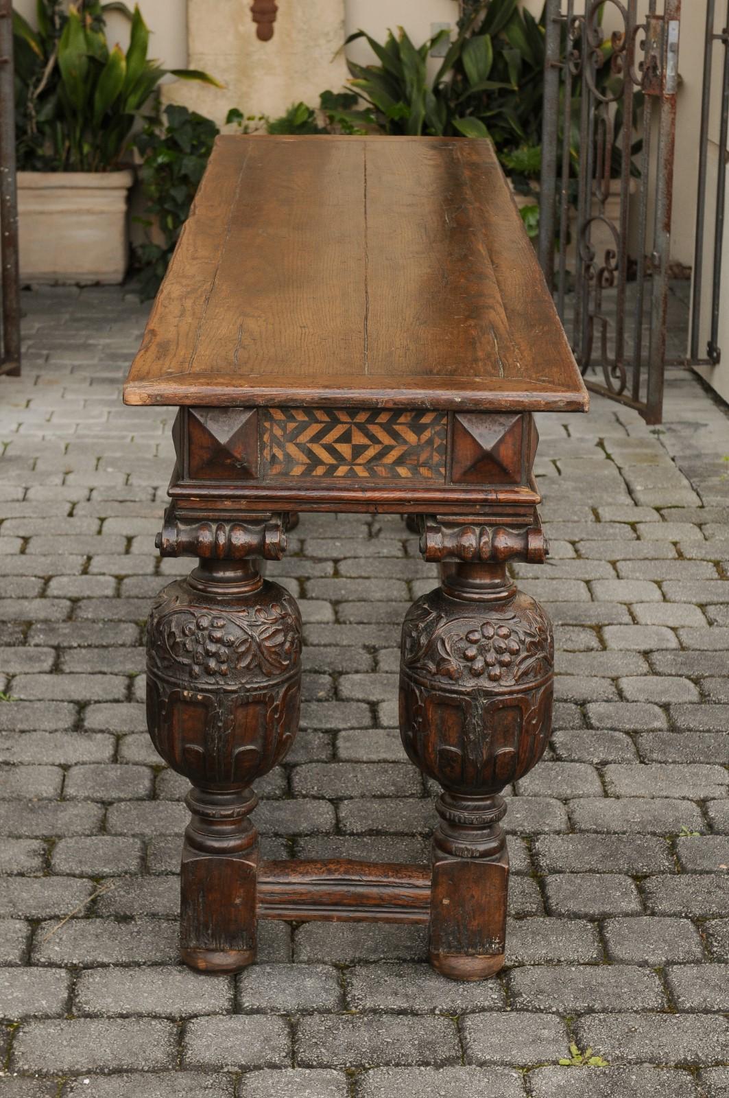 English 1880s Oak Serving Table with Black Geometrical Décor and Carved Legs 7
