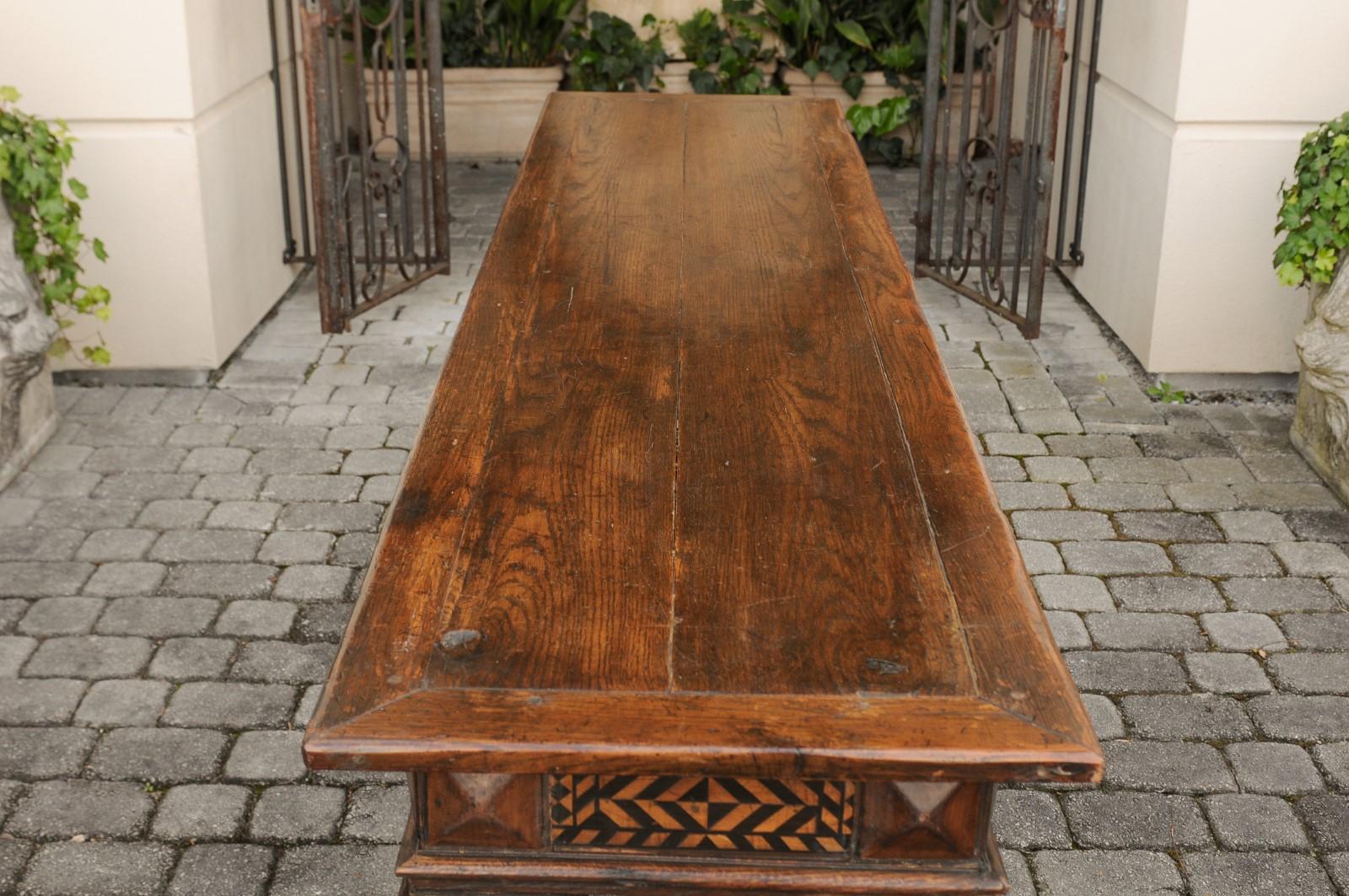 English 1880s Oak Serving Table with Black Geometrical Décor and Carved Legs 1