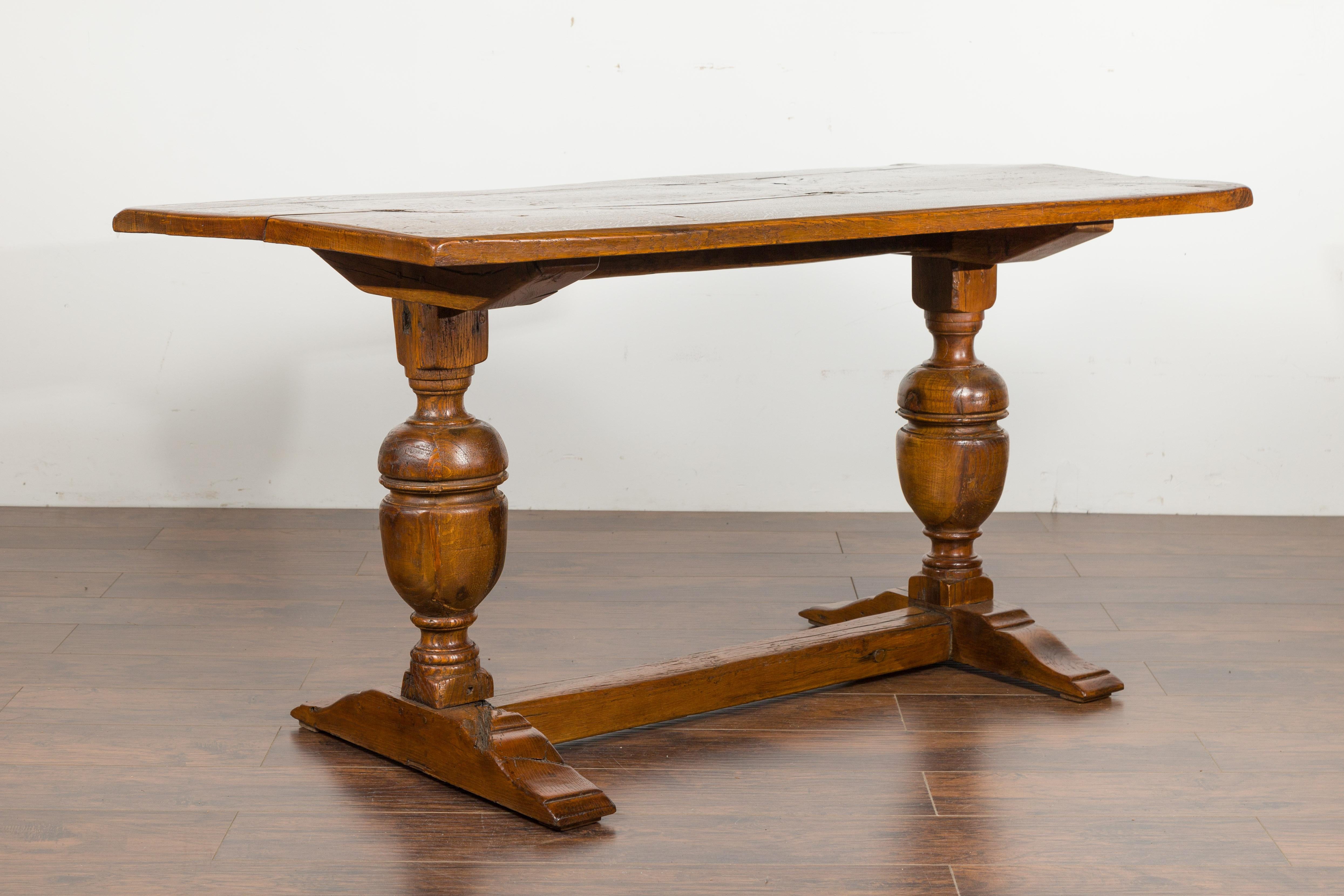 English 1880s Oak Table with Large Turned Legs and Low Cross Stretcher For Sale 3