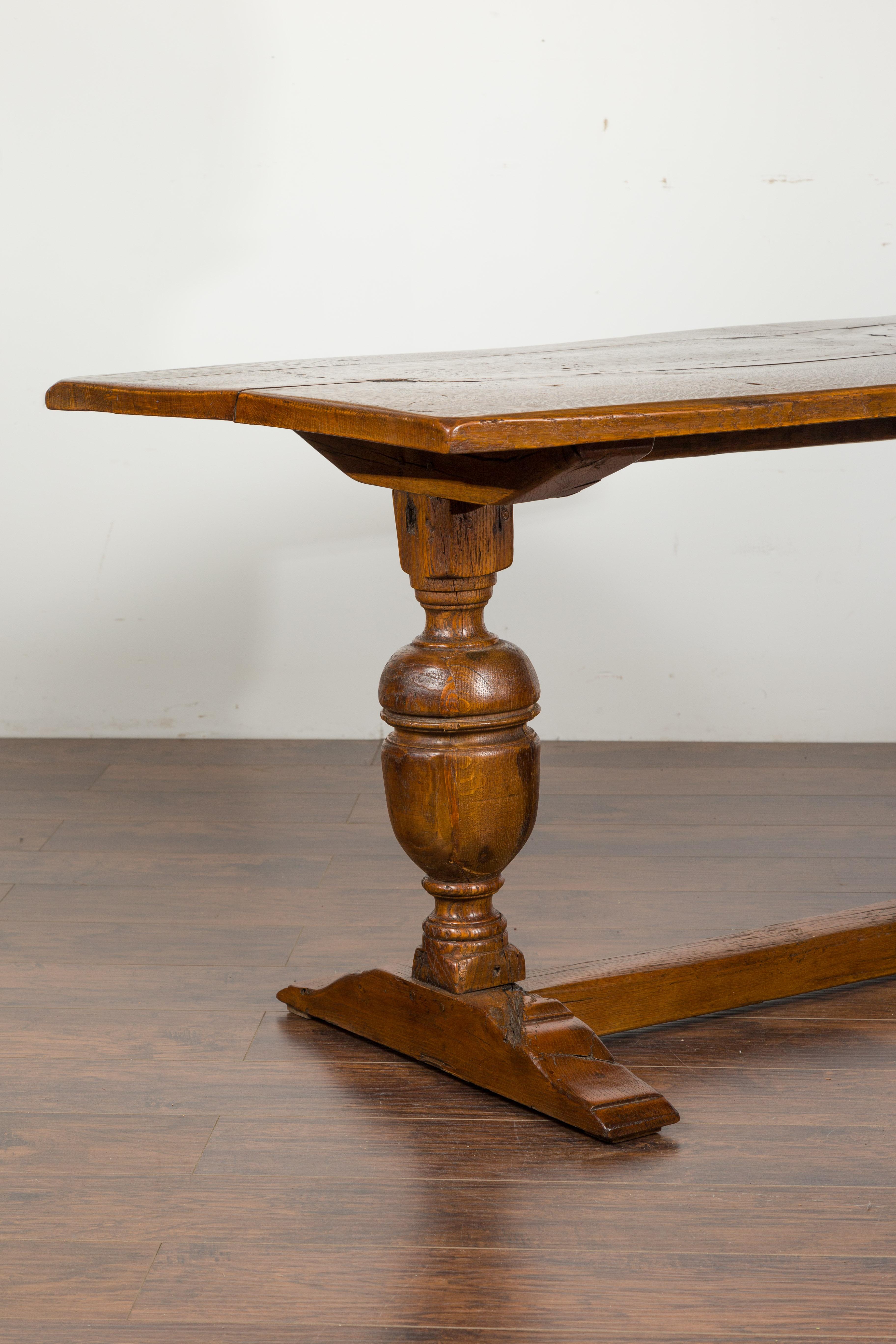 English 1880s Oak Table with Large Turned Legs and Low Cross Stretcher For Sale 4