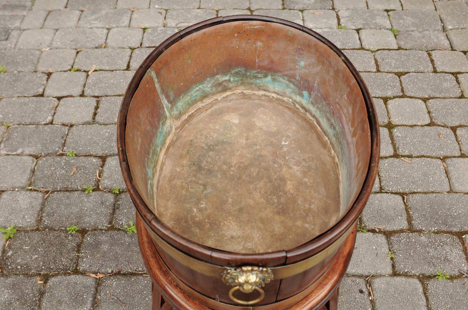 English 1880s Oval Oak Planter with Brass Braces Mounted on Custom Oak Stand For Sale 4