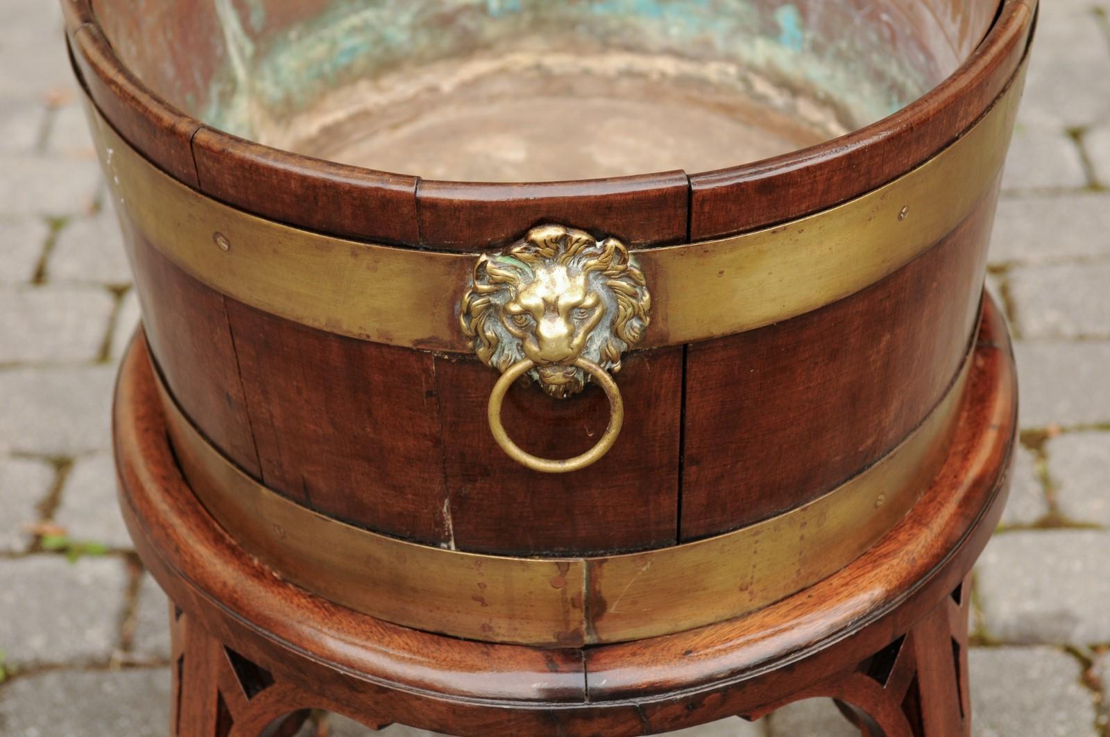 English 1880s Oval Oak Planter with Brass Braces Mounted on Custom Oak Stand For Sale 5