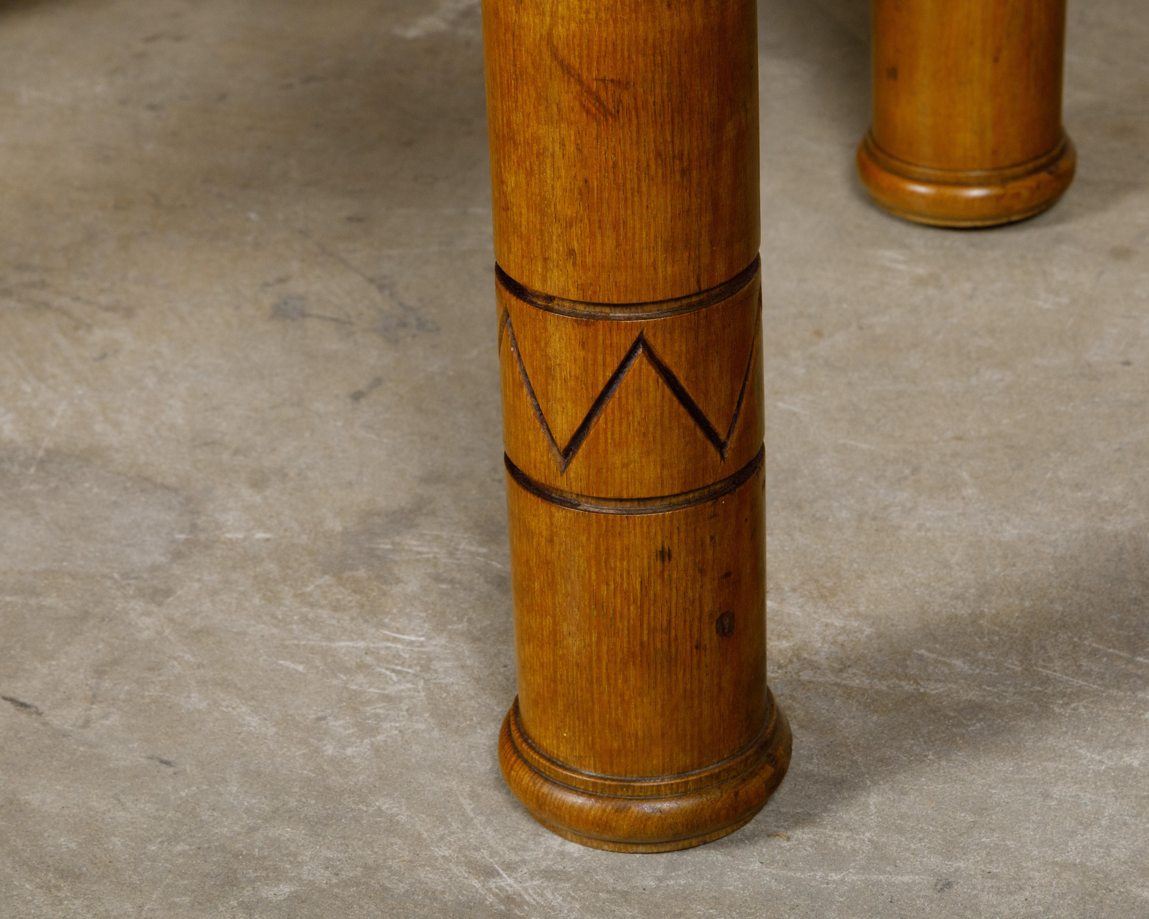English 1880s Pine Coffee Table with Lotiform Style Legs and Single Drawer For Sale 5