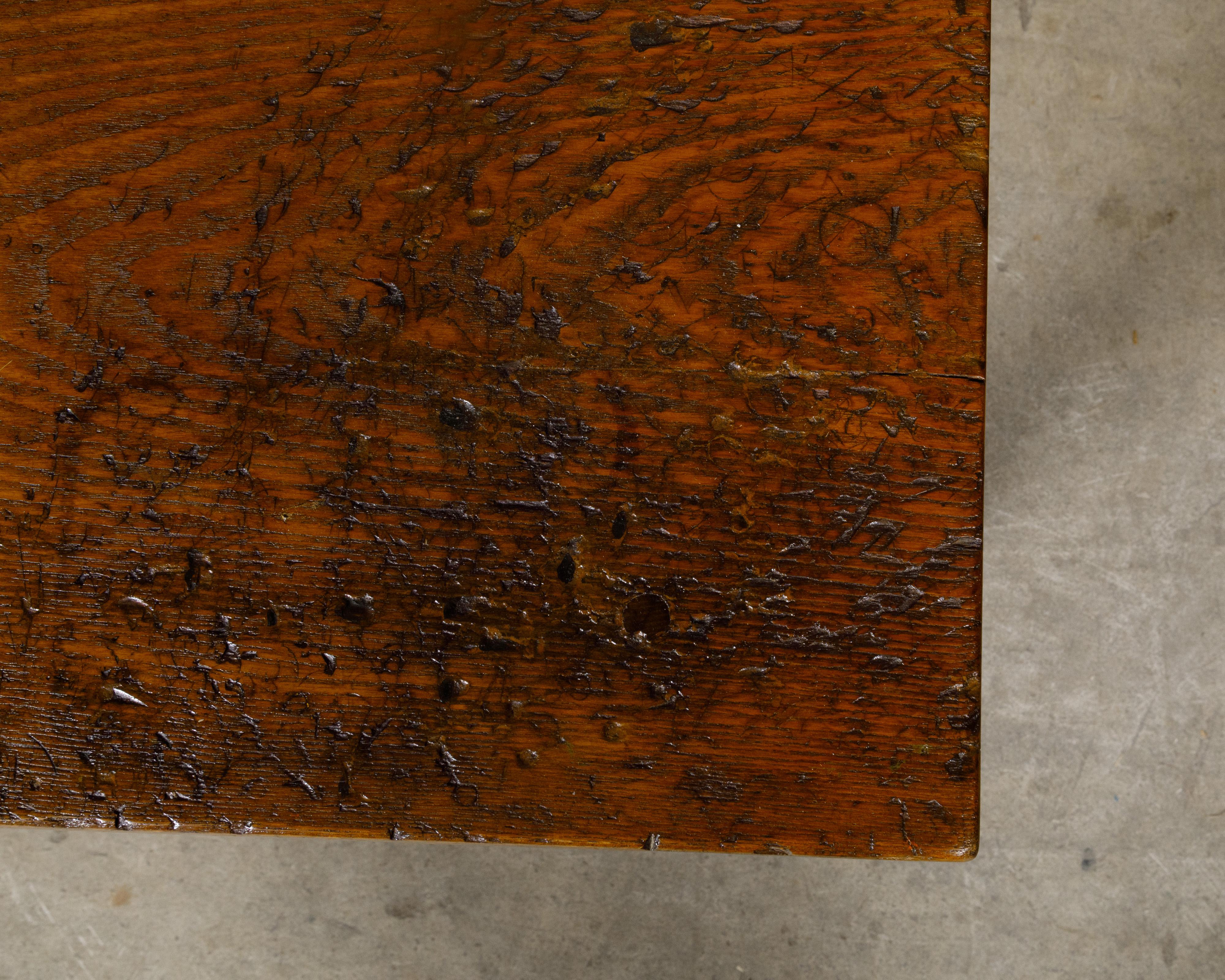 English 1880s Pine Coffee Table with Lotiform Style Legs and Single Drawer For Sale 8