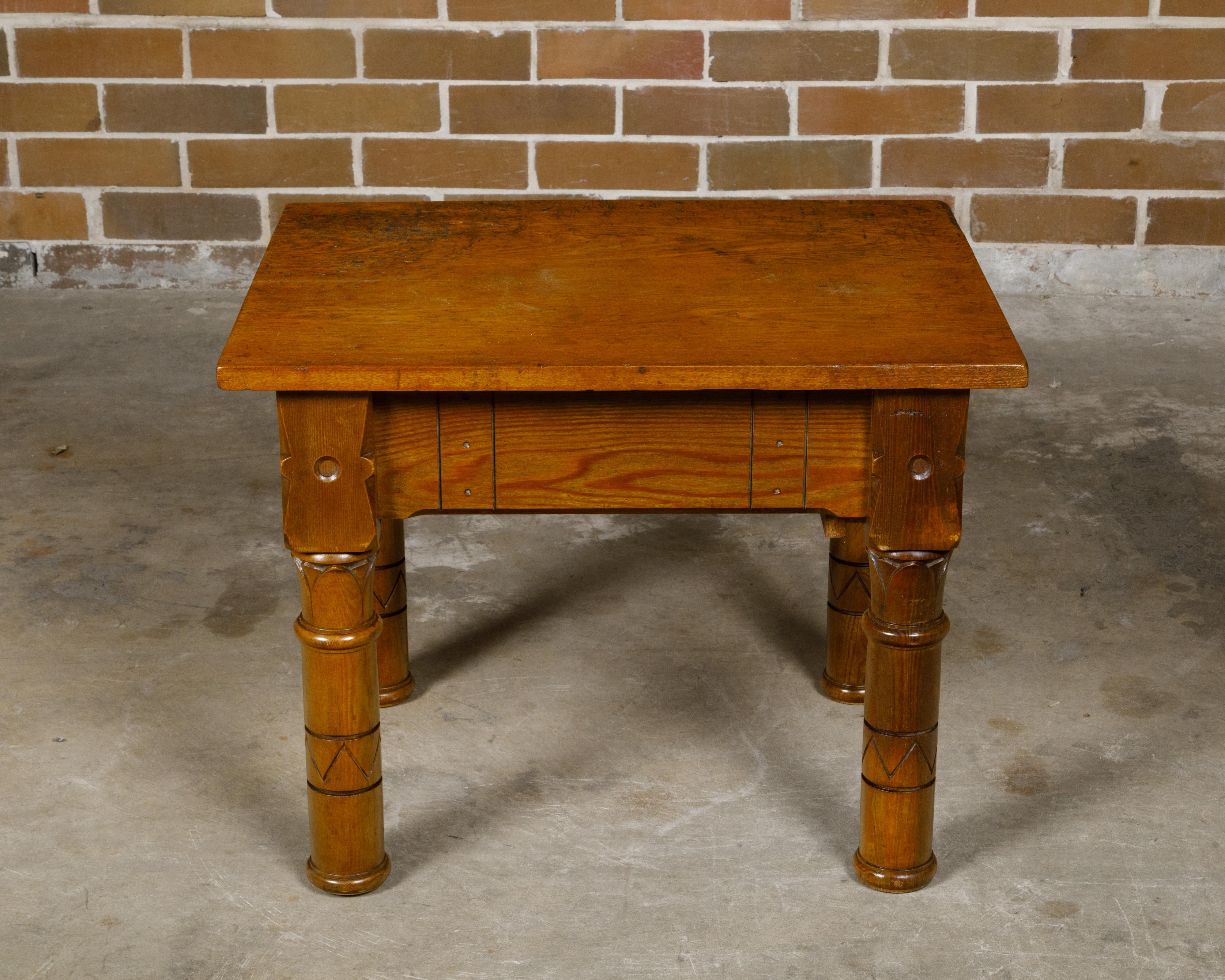 English 1880s Pine Coffee Table with Lotiform Style Legs and Single Drawer In Good Condition For Sale In Atlanta, GA