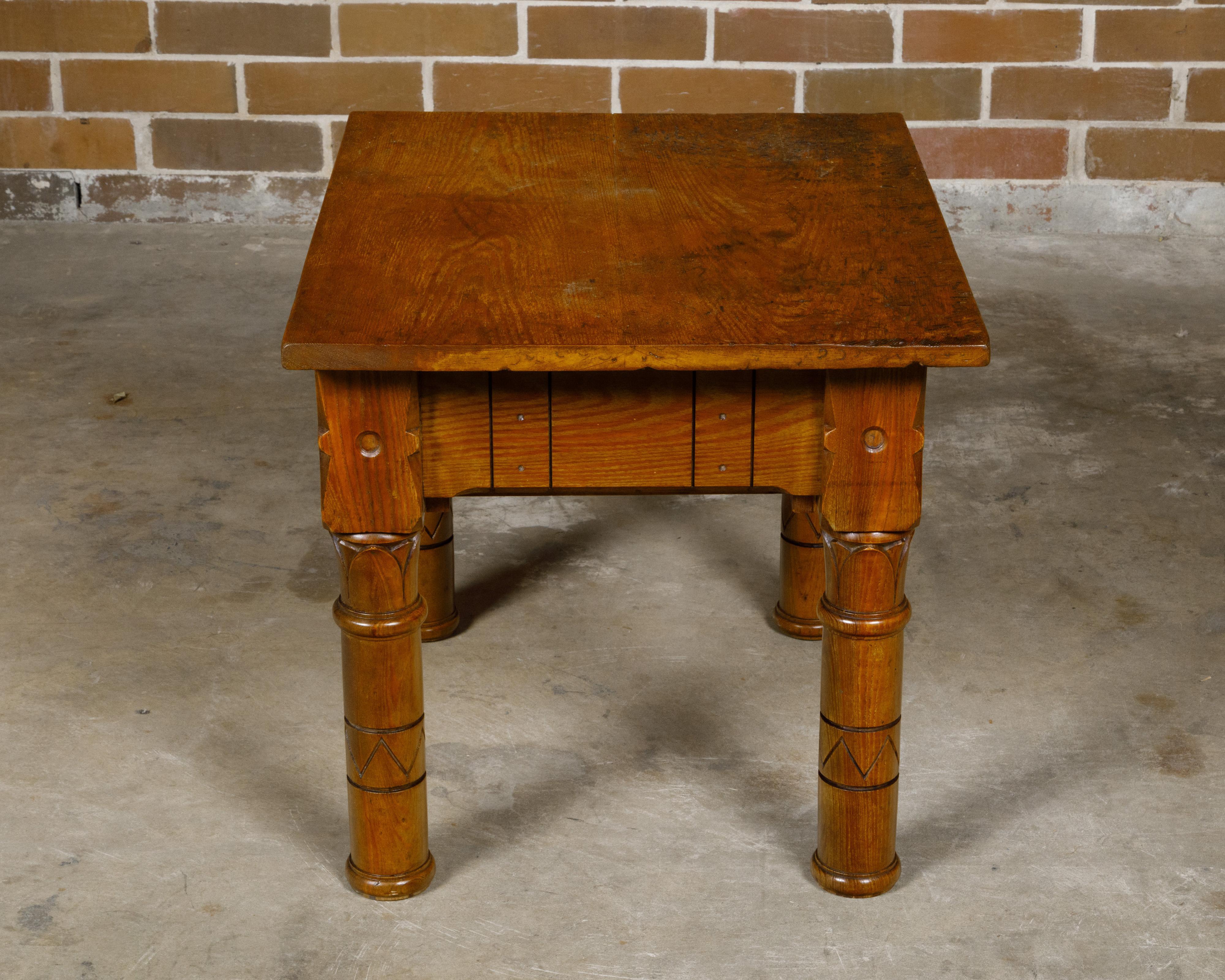 19th Century English 1880s Pine Coffee Table with Lotiform Style Legs and Single Drawer For Sale