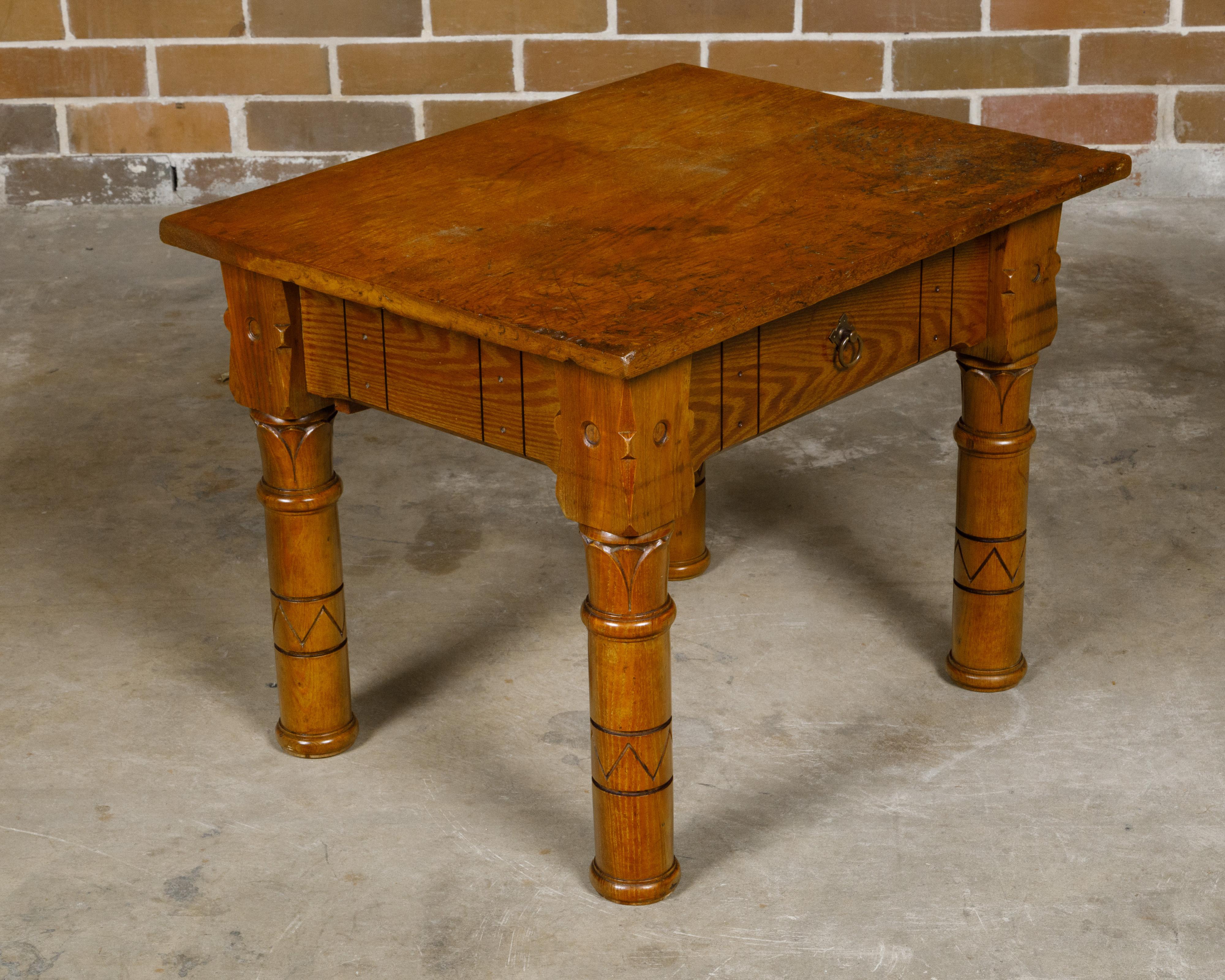 English 1880s Pine Coffee Table with Lotiform Style Legs and Single Drawer For Sale 1