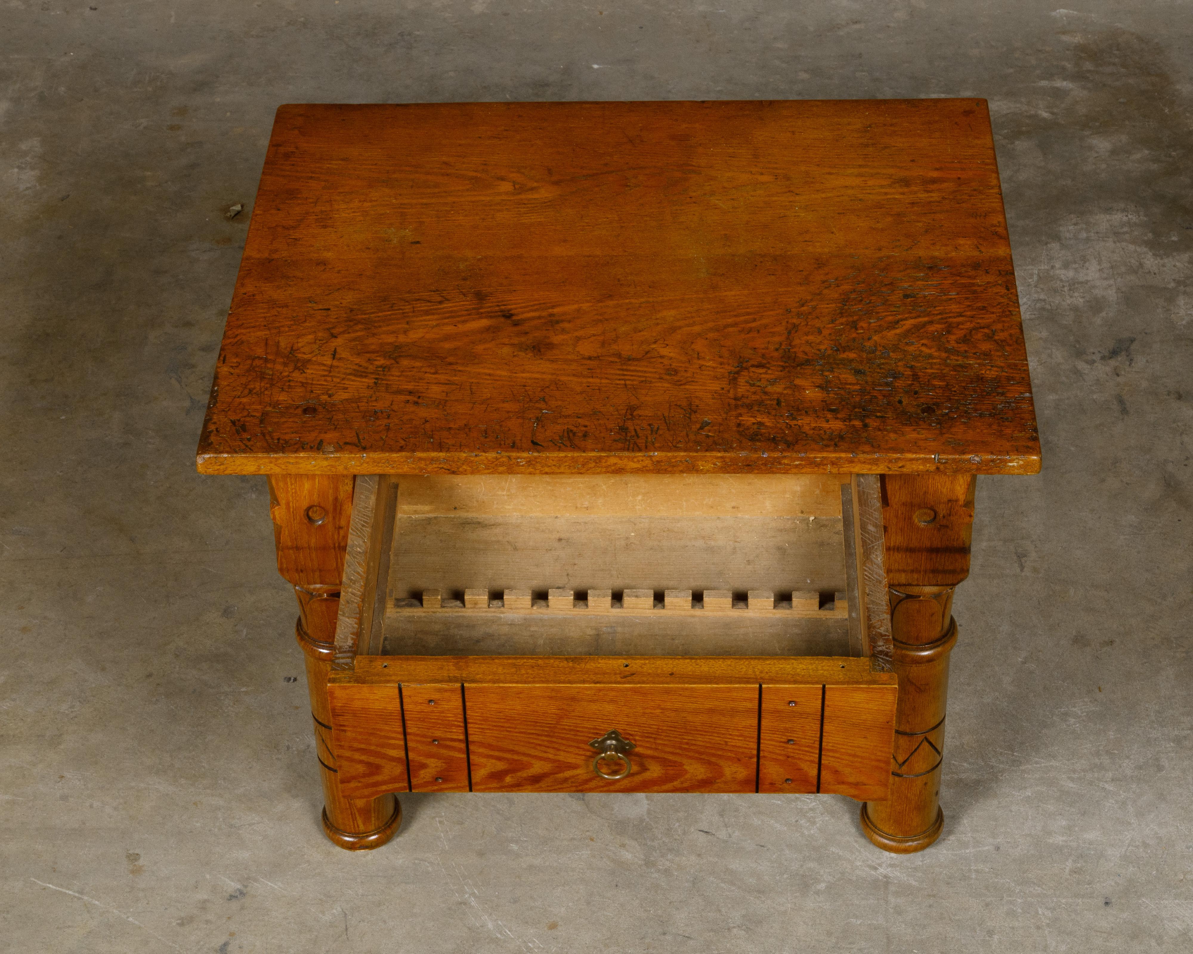 English 1880s Pine Coffee Table with Lotiform Style Legs and Single Drawer For Sale 2