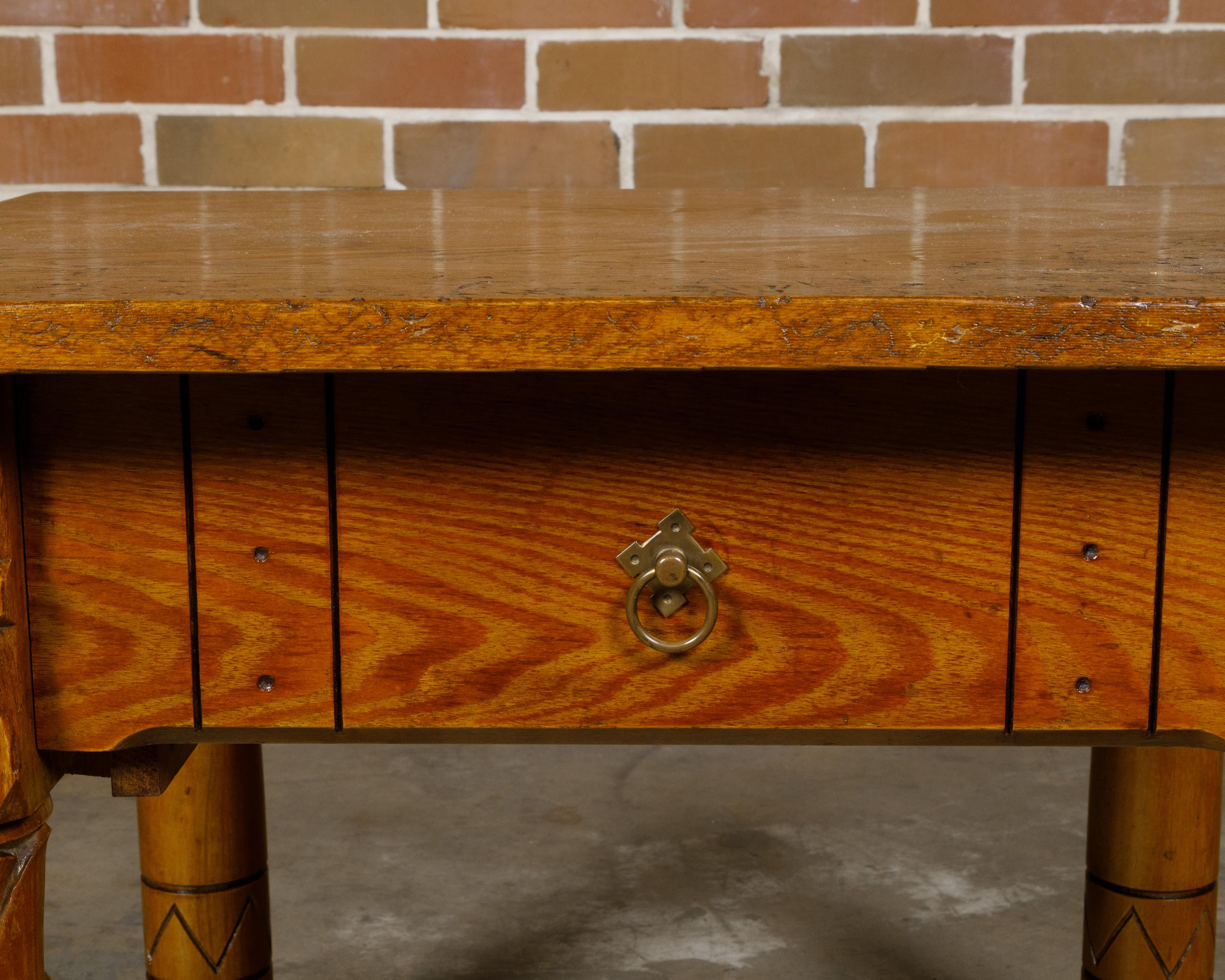 English 1880s Pine Coffee Table with Lotiform Style Legs and Single Drawer For Sale 4