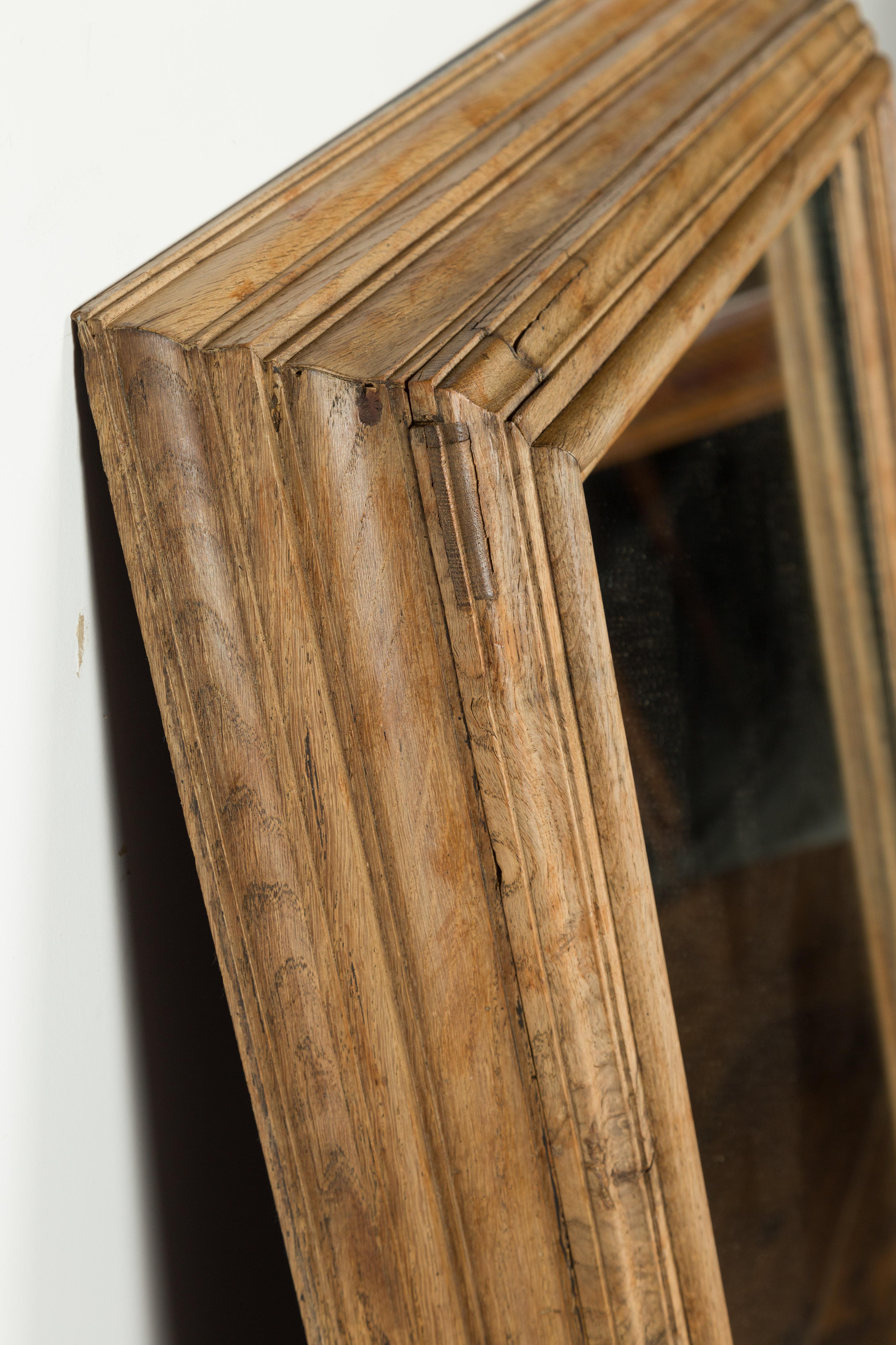 English 1880s Rustic Oak Mirror with Molded Frame and Natural Finish 10