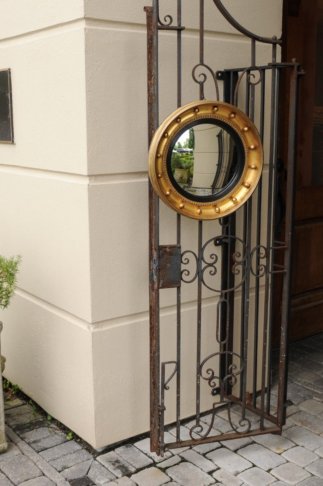 English 1880s Small Gilt and Ebonized Wood Girandole Bull’s-Eye Convex Mirror In Good Condition In Atlanta, GA