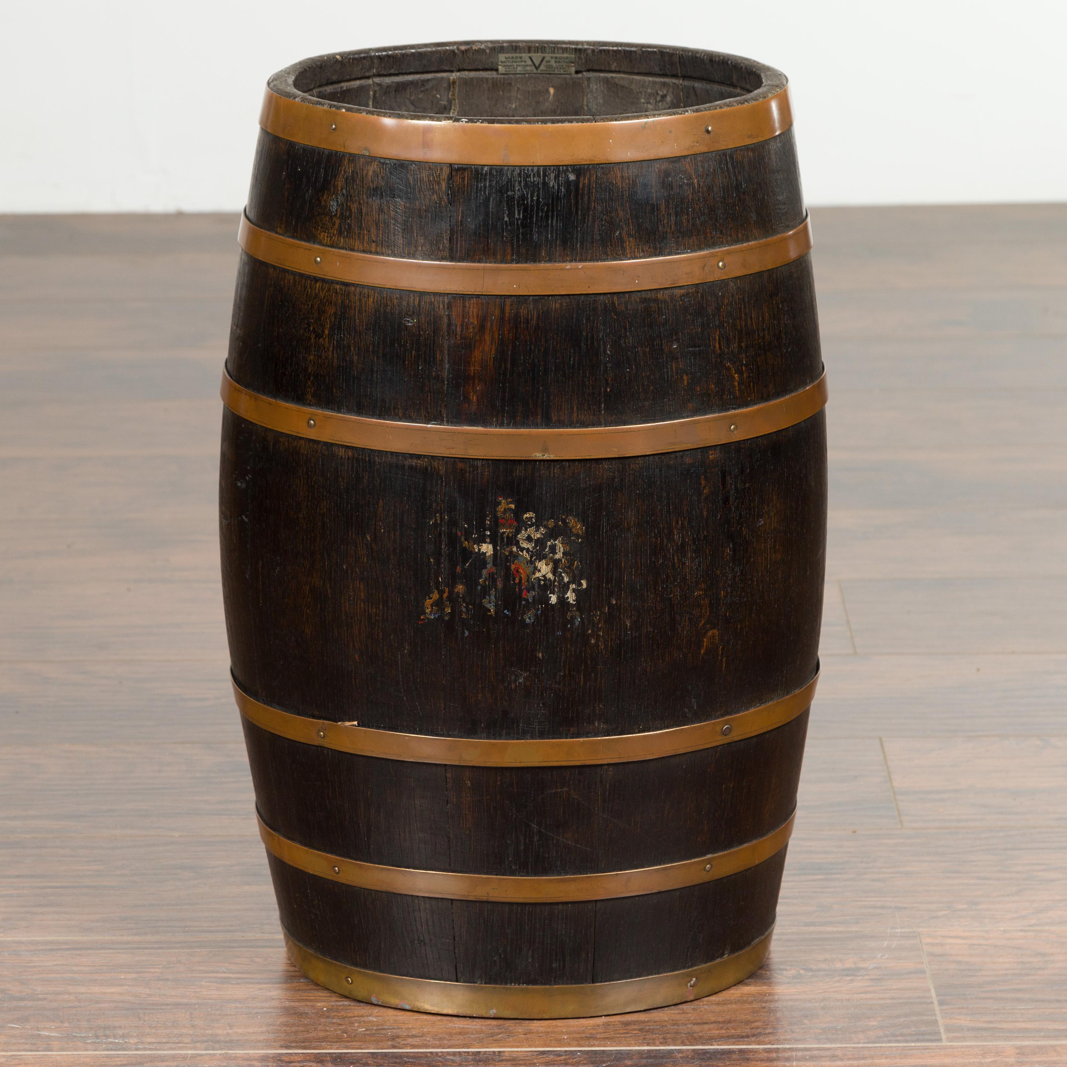 19th Century English 1880s Wooden Barrel with Brass Braces and Traces of Polychrome Décor For Sale