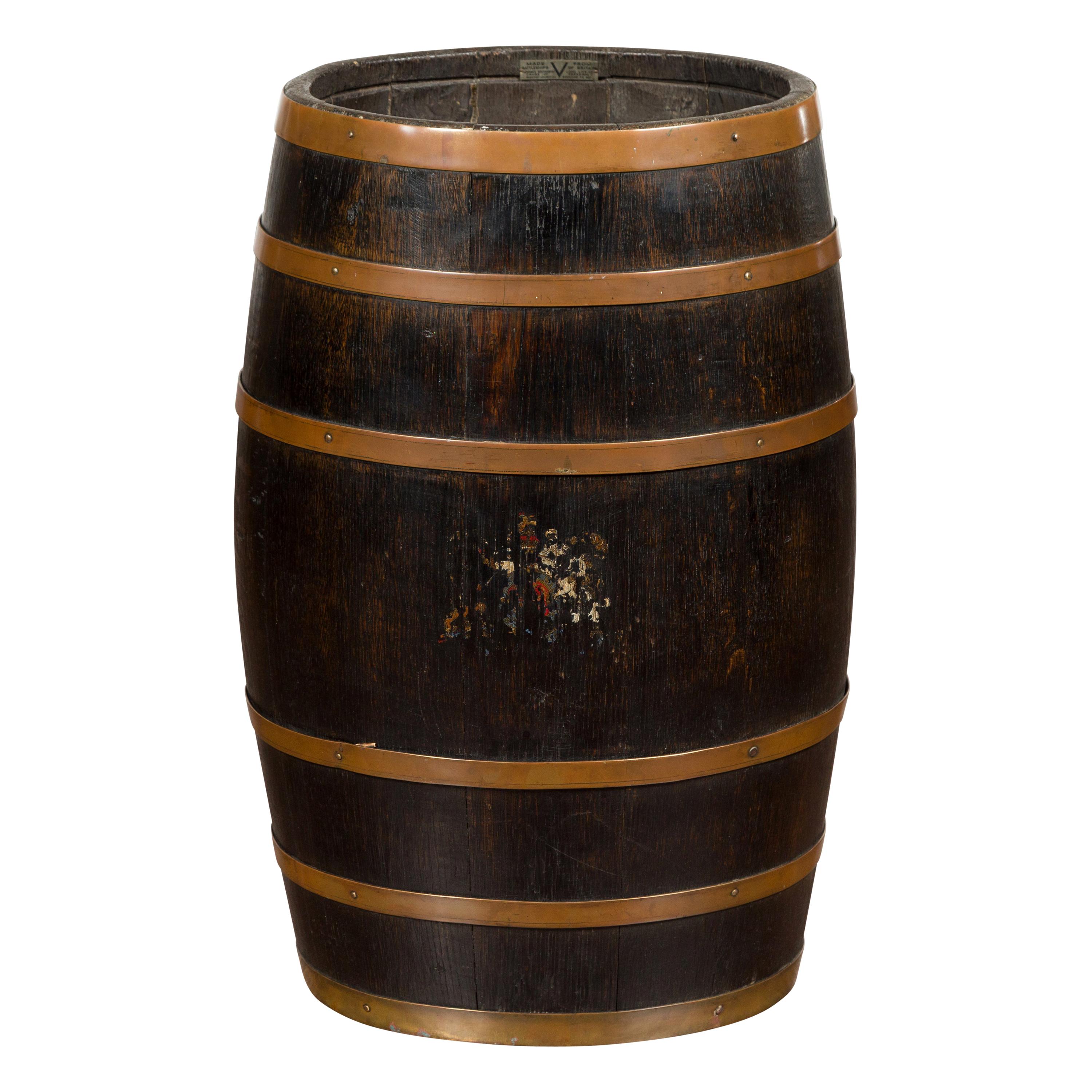 English 1880s Wooden Barrel with Brass Braces and Traces of Polychrome Décor For Sale