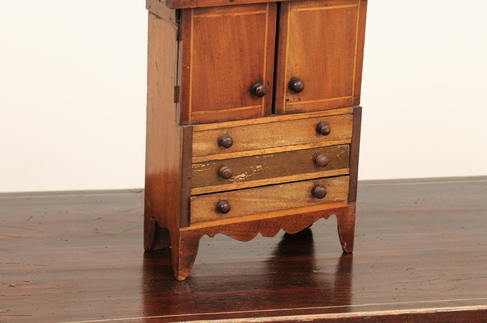 English 1890s Fruitwood Miniature Cabinet with Petite Doors and Three Drawers 1