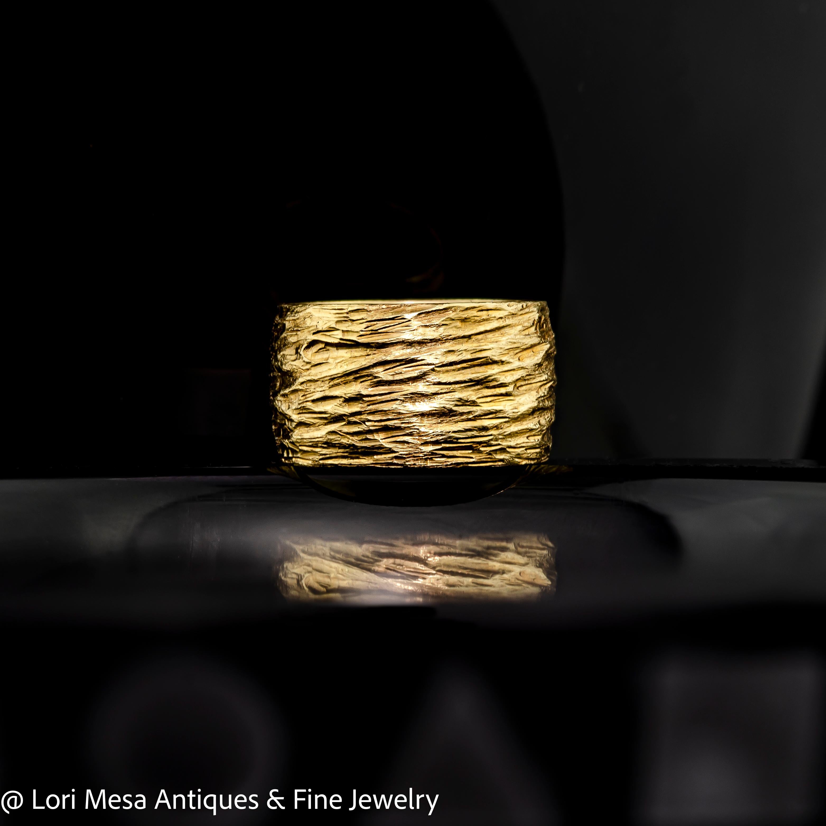 English 18Kt Yellow Gold Wide Circa 1965 Ring For Sale 3
