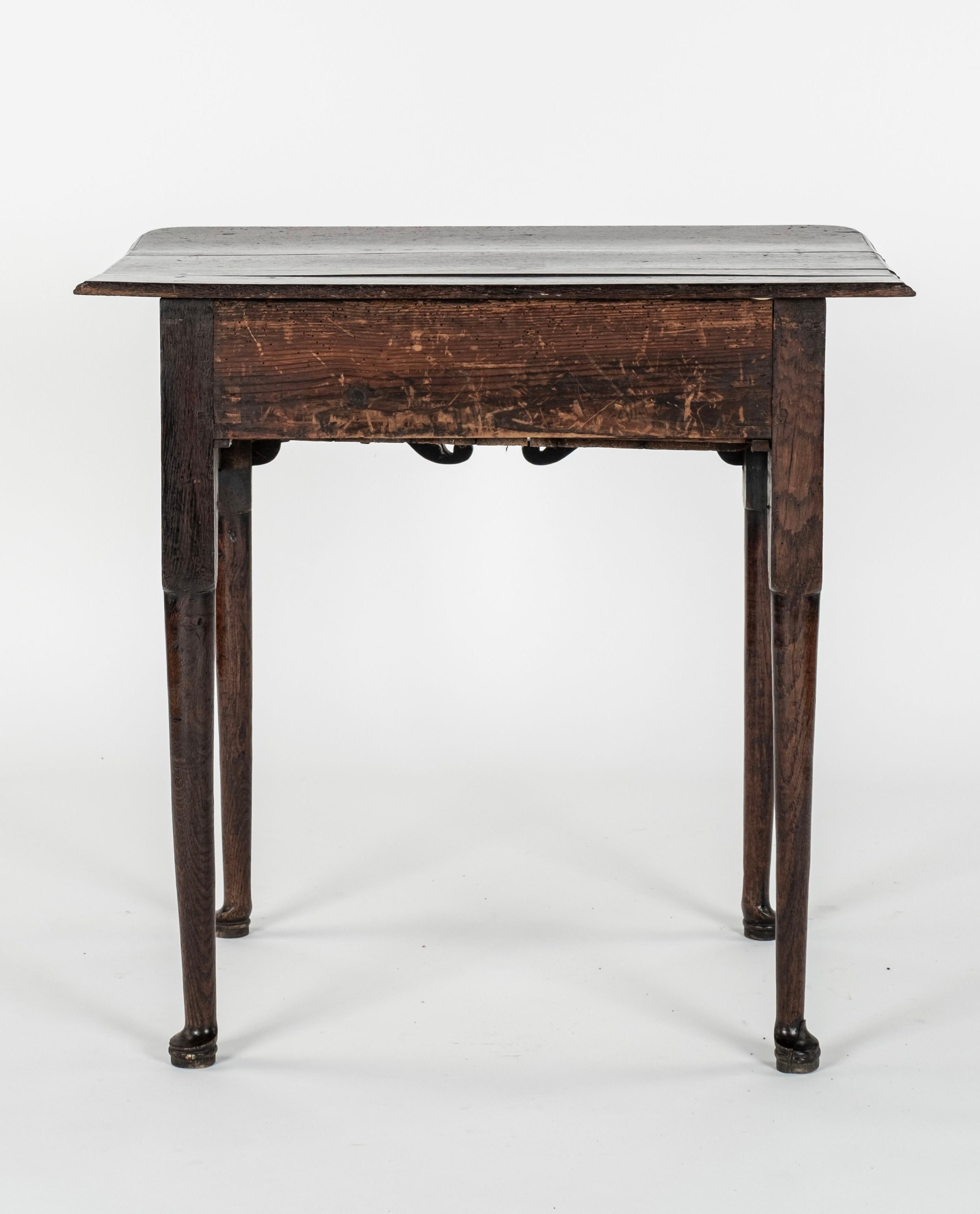 Table basse en chêne ancien du XVIIIe siècle Bon état - En vente à Houston, TX