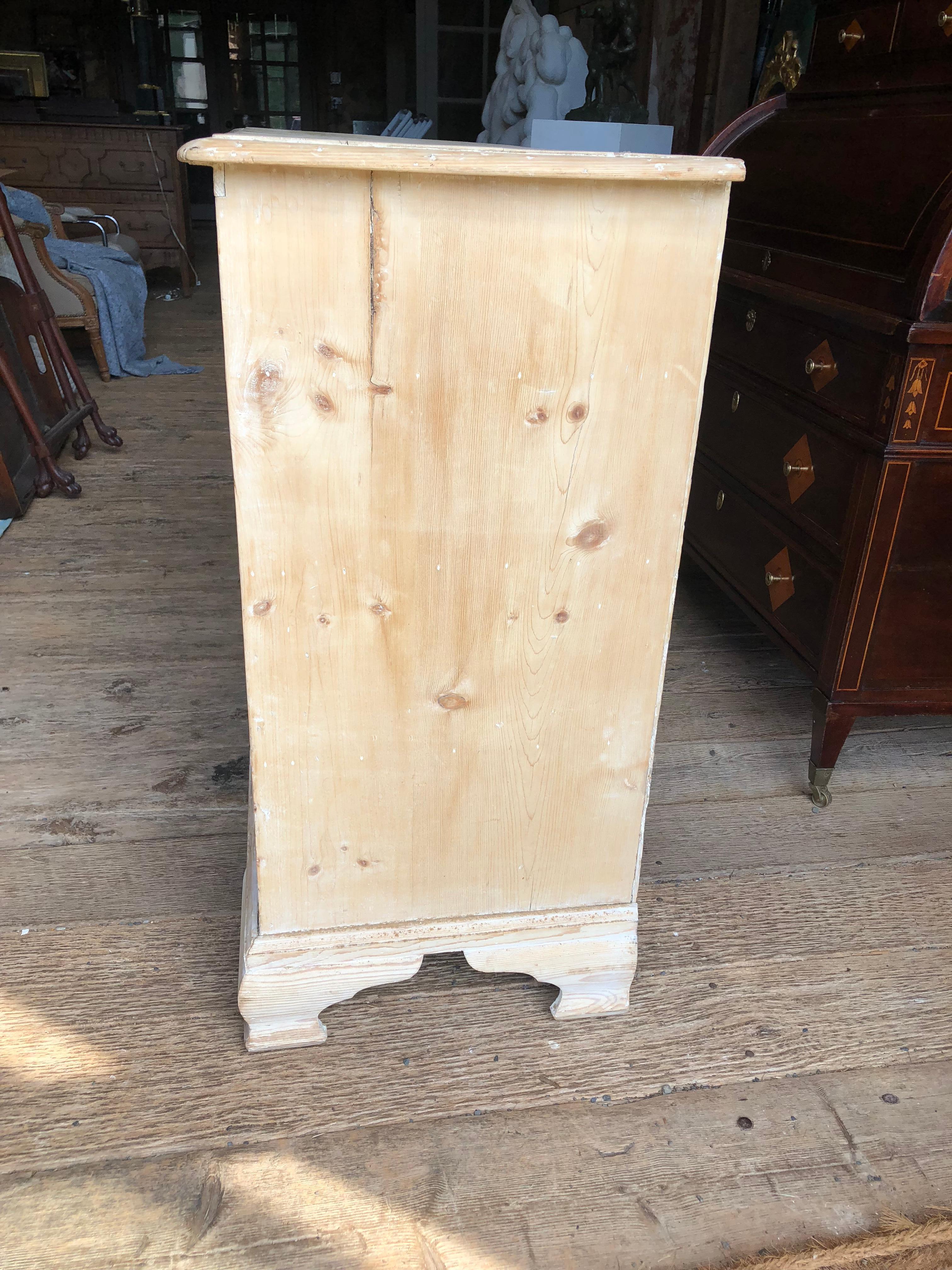 English 18th Century Bleached Pine Chest of Drawers 12