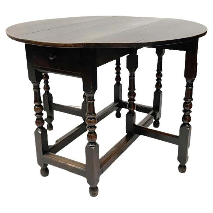 English 18th Century Gateleg Table For Sale at 1stDibs