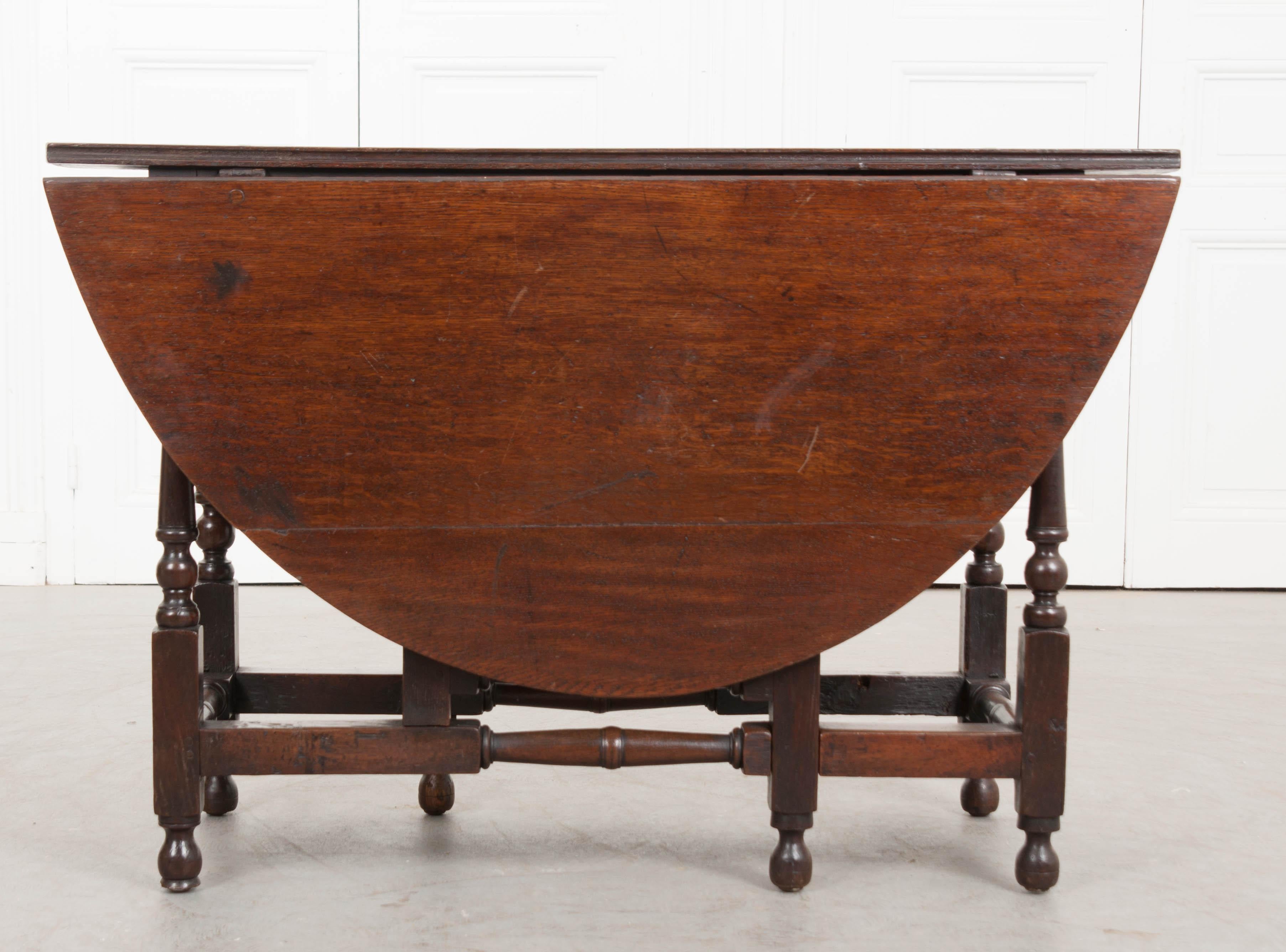 English 18th Century George III Gate-Leg Oak Table 1