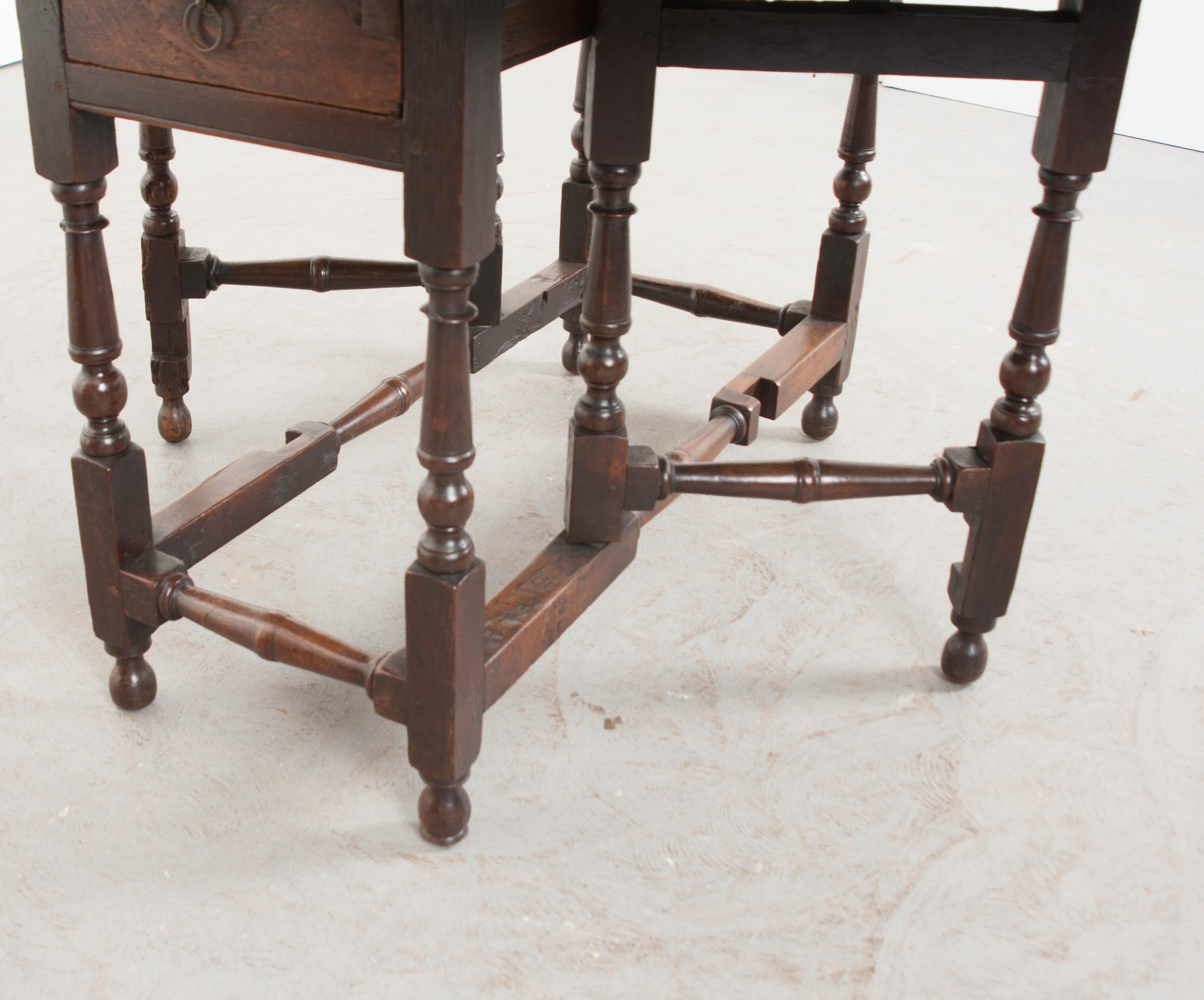 English 18th Century George III Gate-Leg Oak Table 2