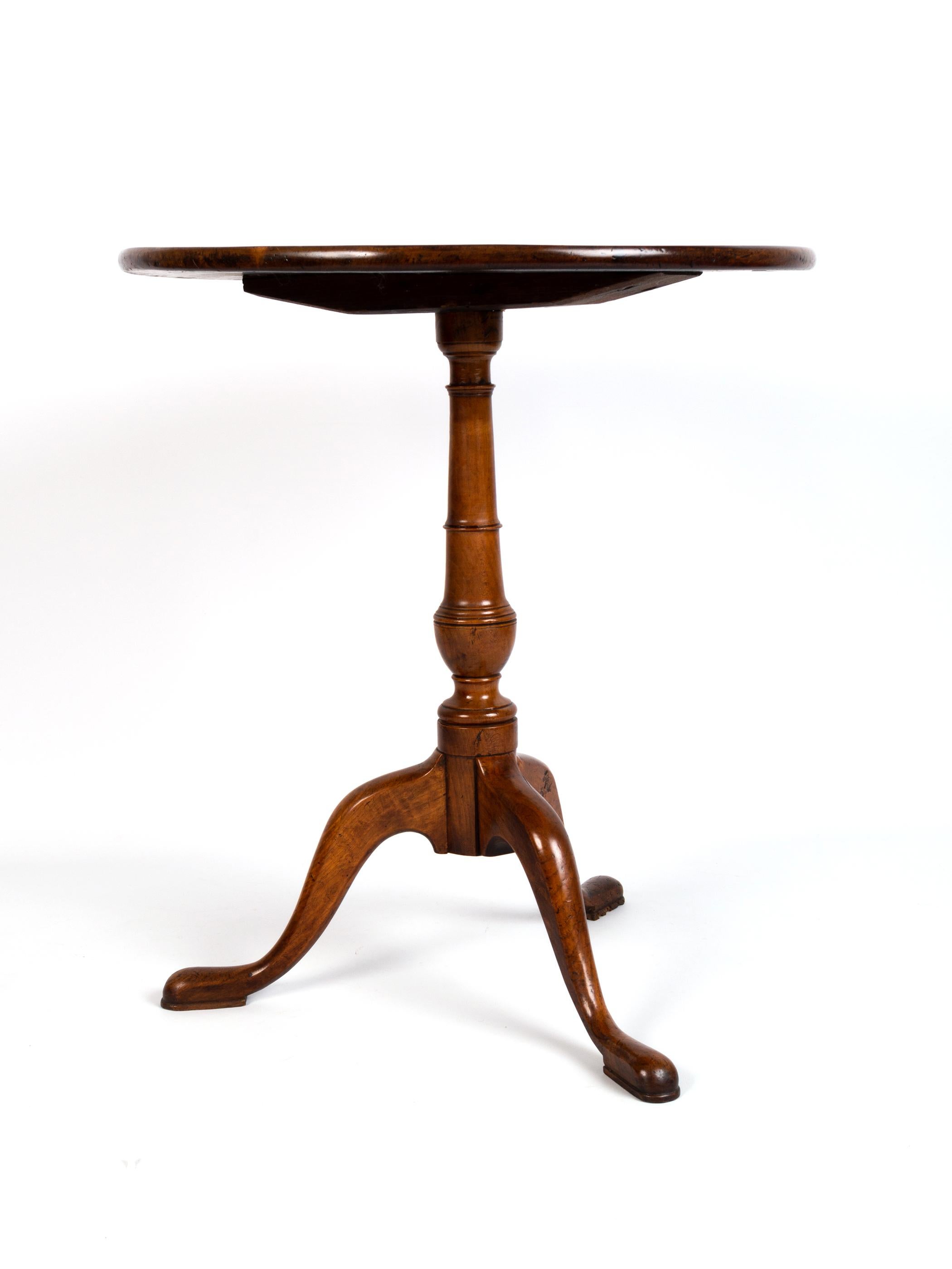 An English 18th century George III Mahogany tripod table 
England, C.1790. 
In excellent condition commensurate of age.