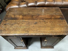 English 18th Century George III Style Solid Oak Wood Kneehole Writing Desk