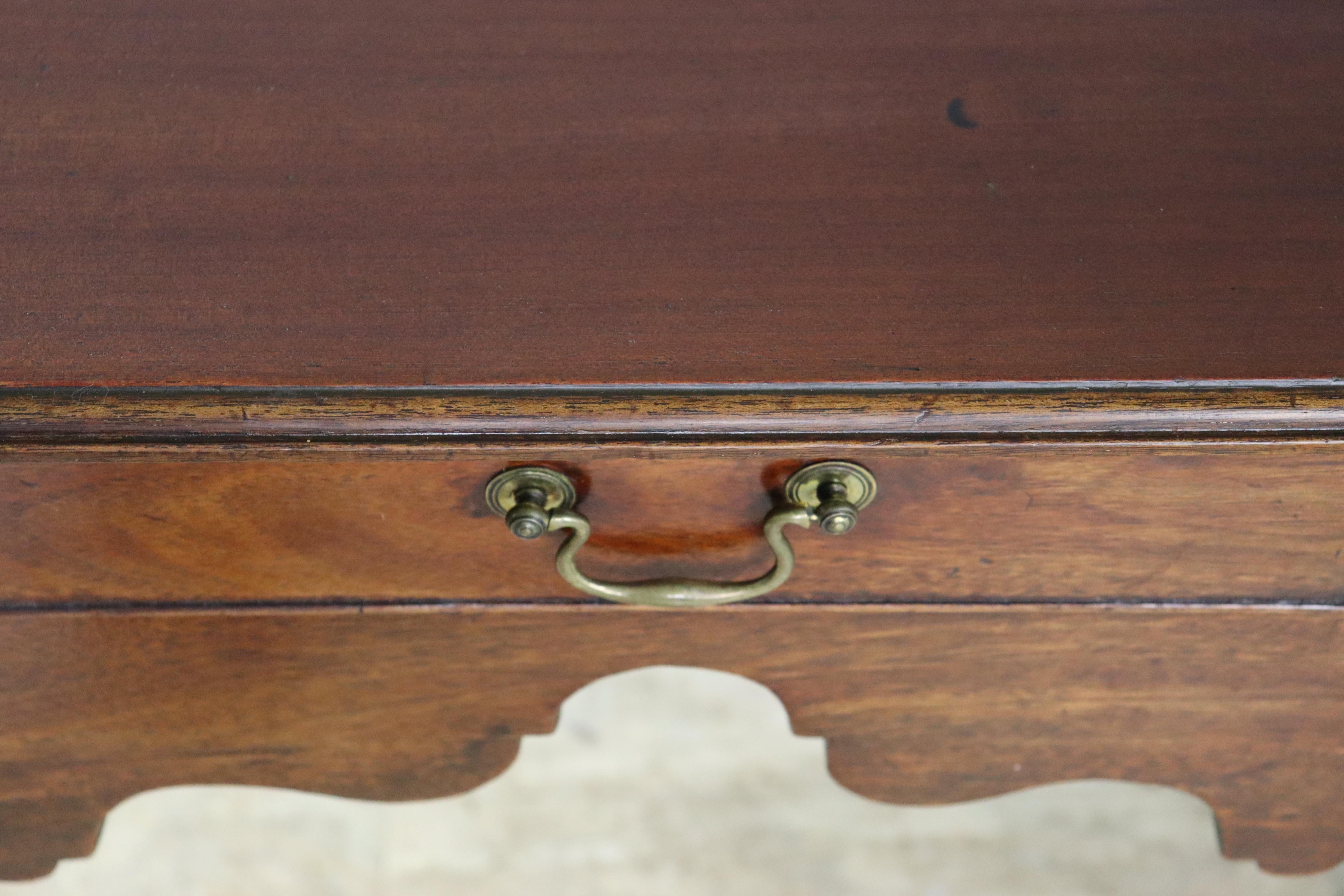 English 18th Century Georgian Lowboy 4